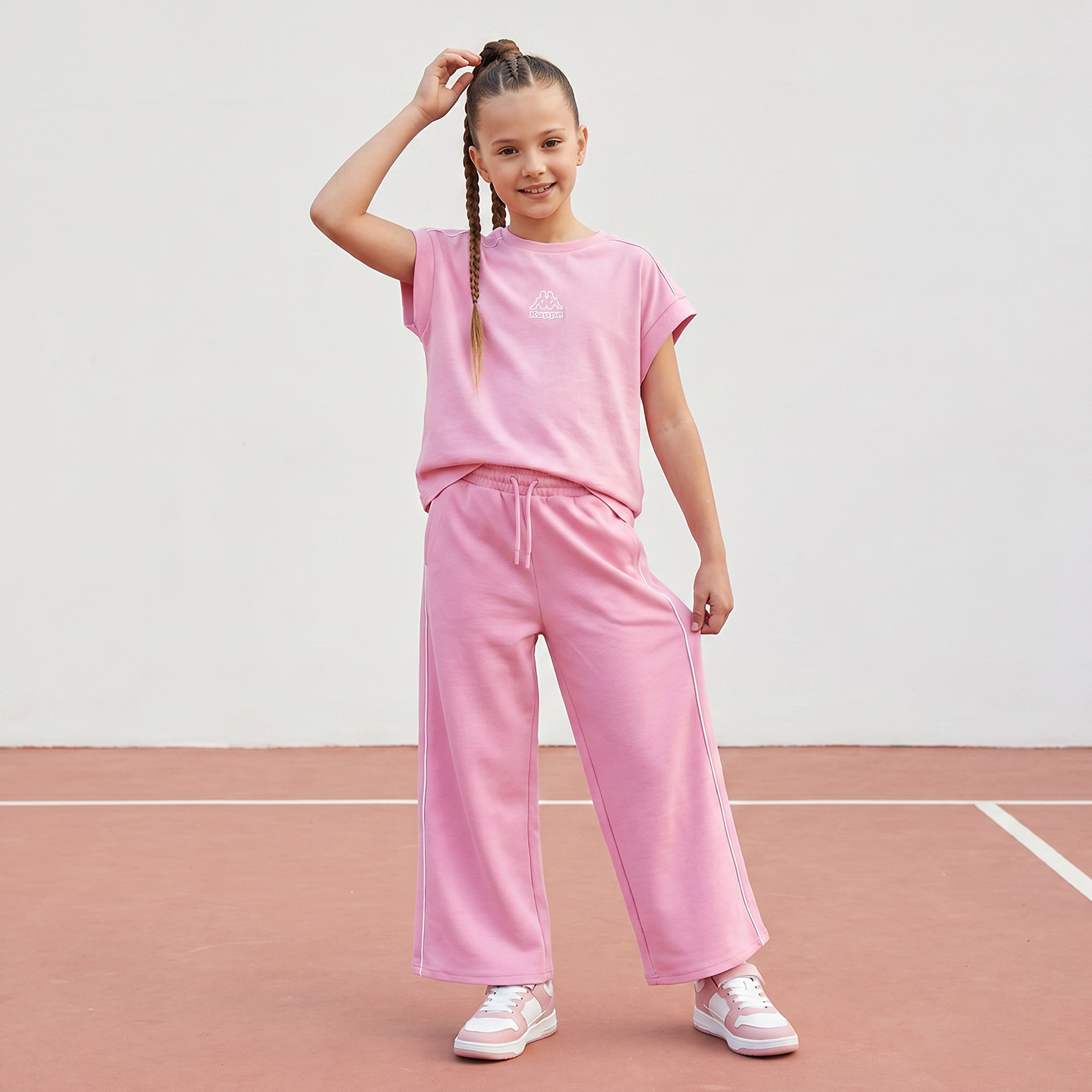 تيشيرت بياقة مستديرة وأكمام قصيرة وشعار من كابا-girls-clothing-tshirts-image-2