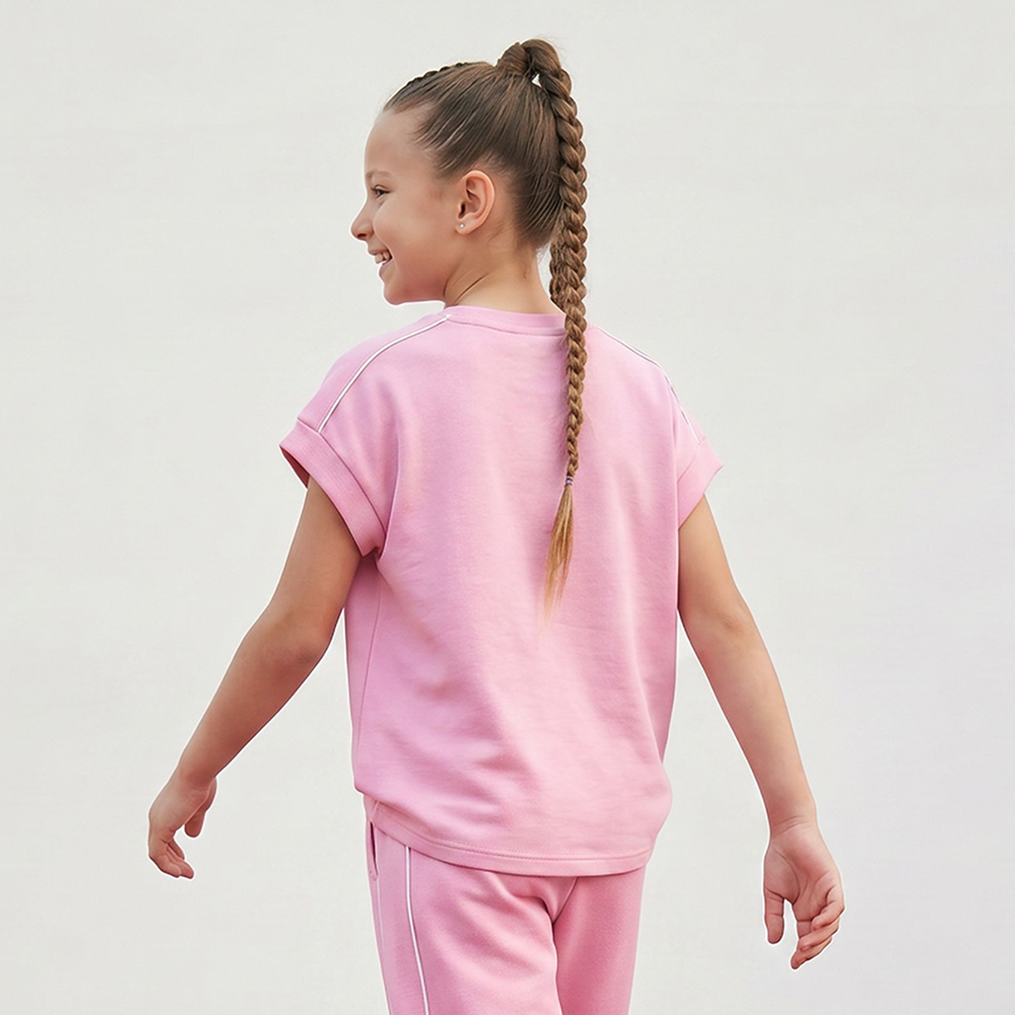 تيشيرت بياقة مستديرة وأكمام قصيرة وشعار من كابا-girls-clothing-tshirts-image-3