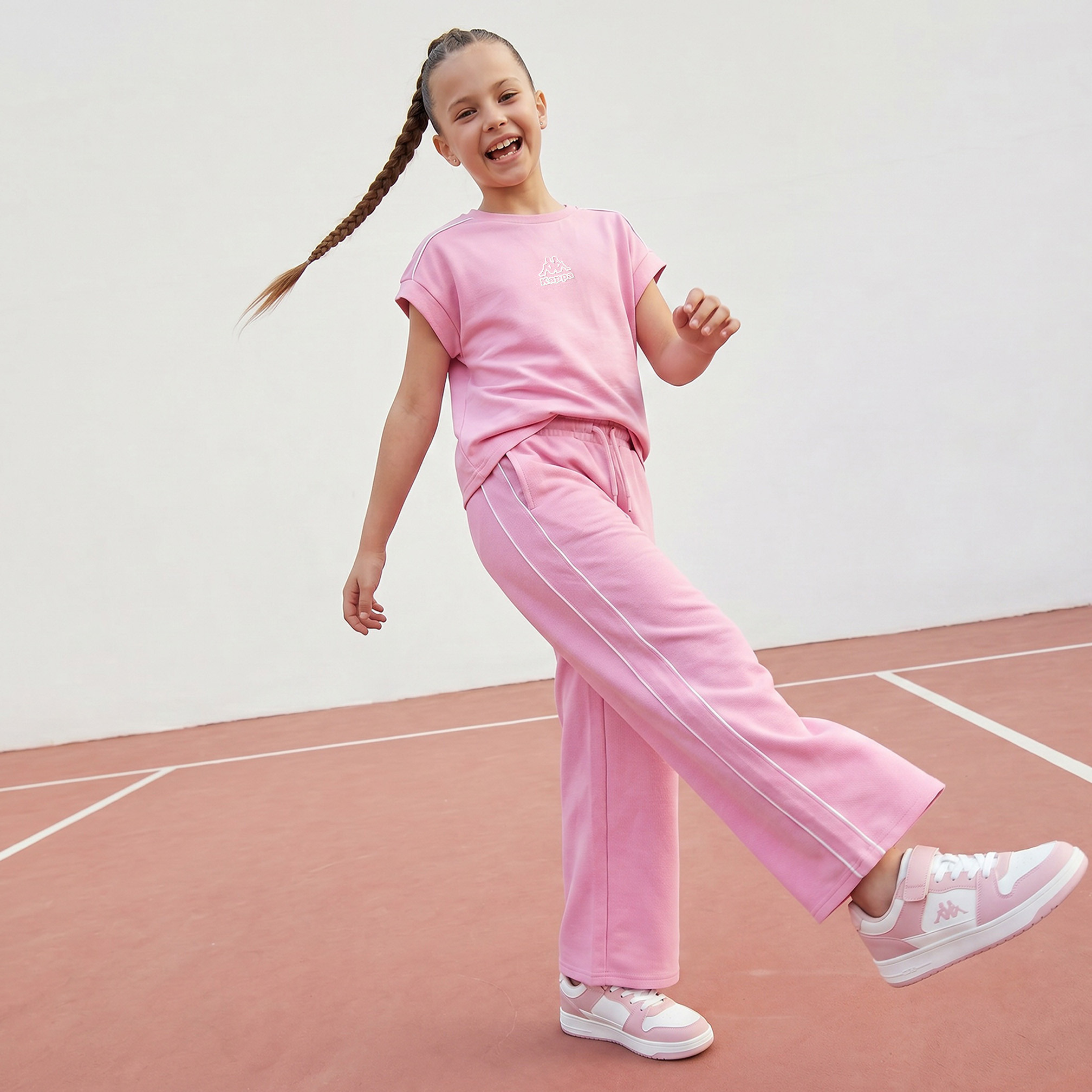 تيشيرت بياقة مستديرة وأكمام قصيرة وشعار من كابا-girls-clothing-tshirts-image-5