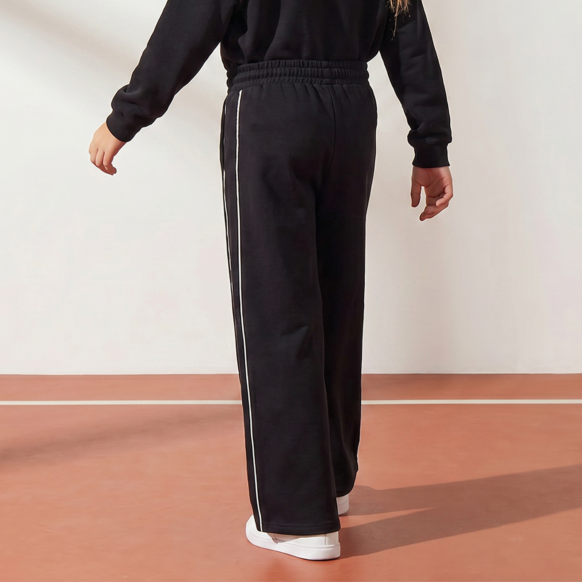 بنطلون رياضي بخصر مطاطي ورباط إغلاق وتفصيلة شريط جانبي من كابا-girls-clothing-bottoms-joggersandtrackpants-image-3