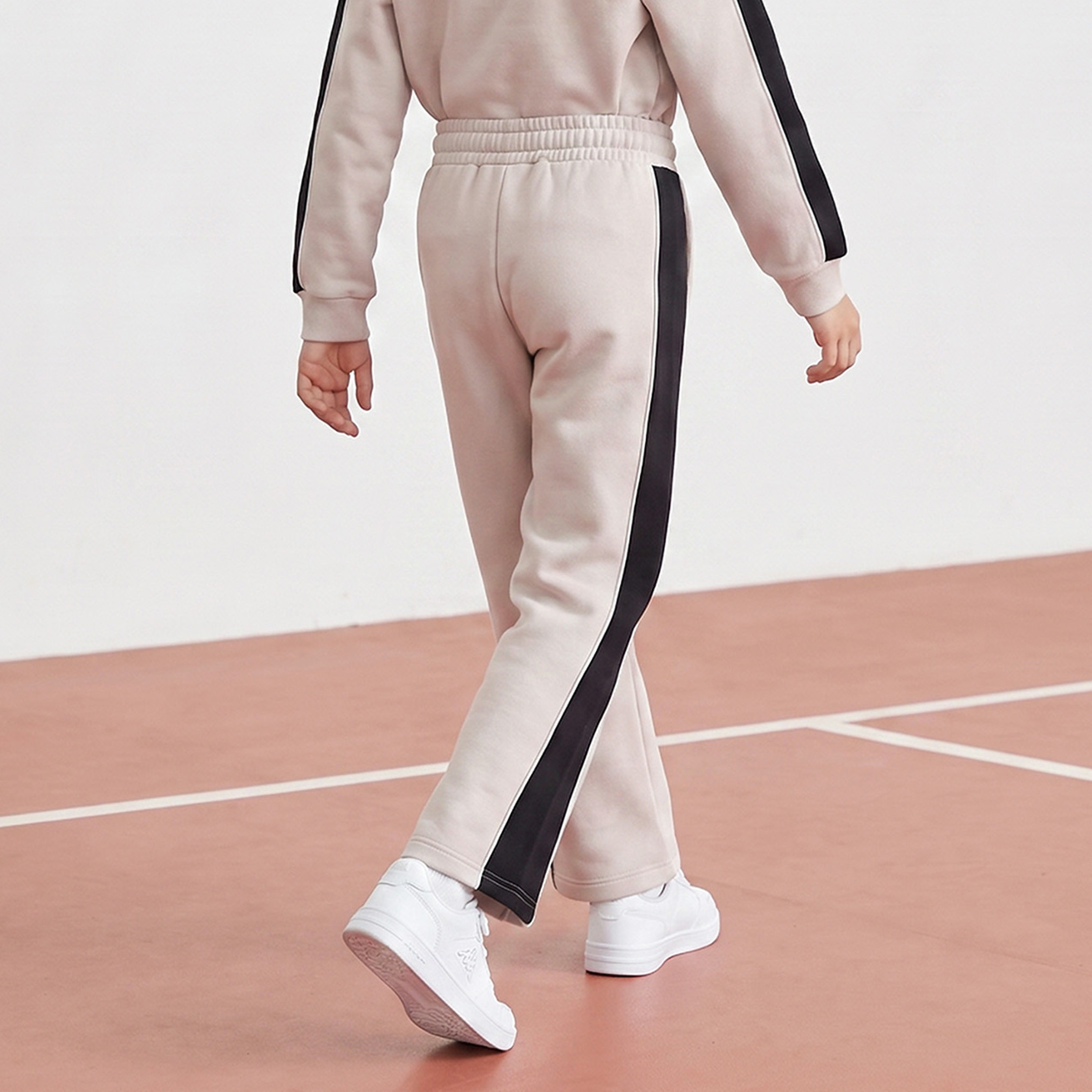 بنطلون رياضي متعدد التصاميم بخصر مطاطي ورباط من كابا-girls-clothing-sportswear-bottoms-joggersandtrackpants-image-3