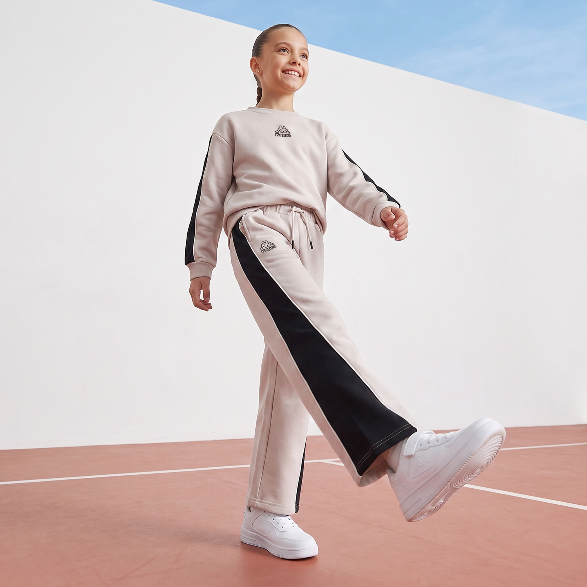 بنطلون رياضي متعدد التصاميم بخصر مطاطي ورباط من كابا-girls-clothing-sportswear-bottoms-joggersandtrackpants-image-5