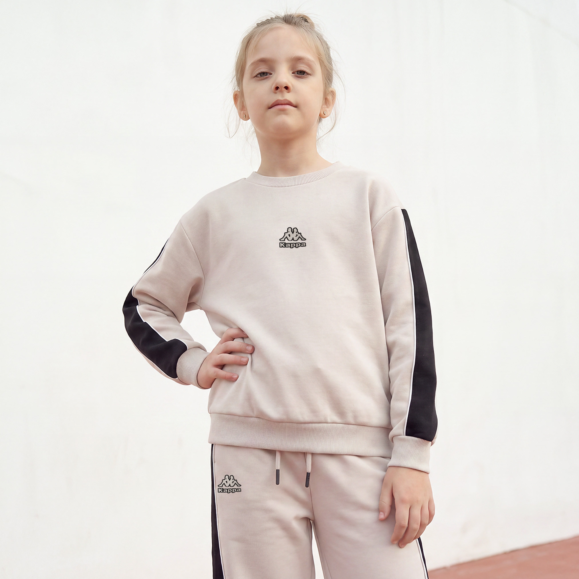 سويت شيرت بأكمام طويلة وطبعات شعار من كابا-girls-clothing-sweatshirts-image-1