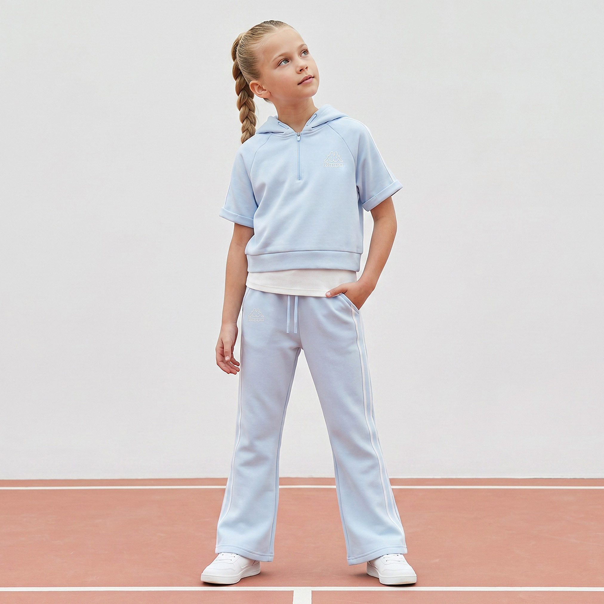 طقم بنطلون رياضي وسويت شيرت بأكمام قصيرة وقبعة وطبعات الشعار من كابا-girls-clothing-setsandcoords-image-1