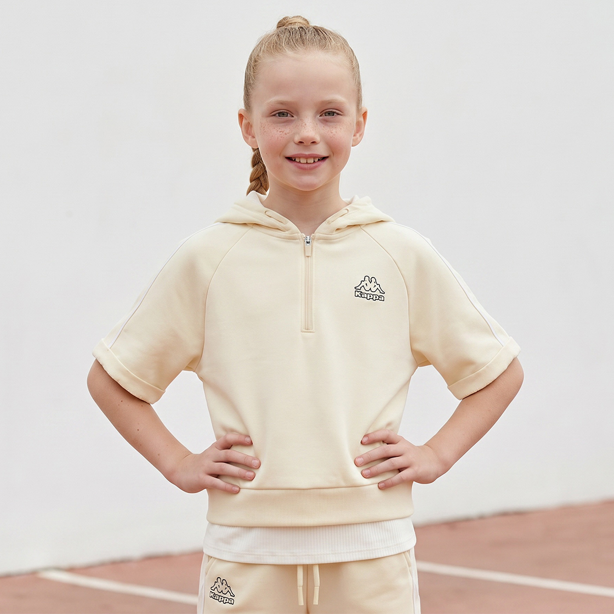 طقم بنطلون رياضي وسويت شيرت بأكمام قصيرة وقبعة وتصميم خيوط بارز من كابا-girls-clothing-setsandcoords-image-2