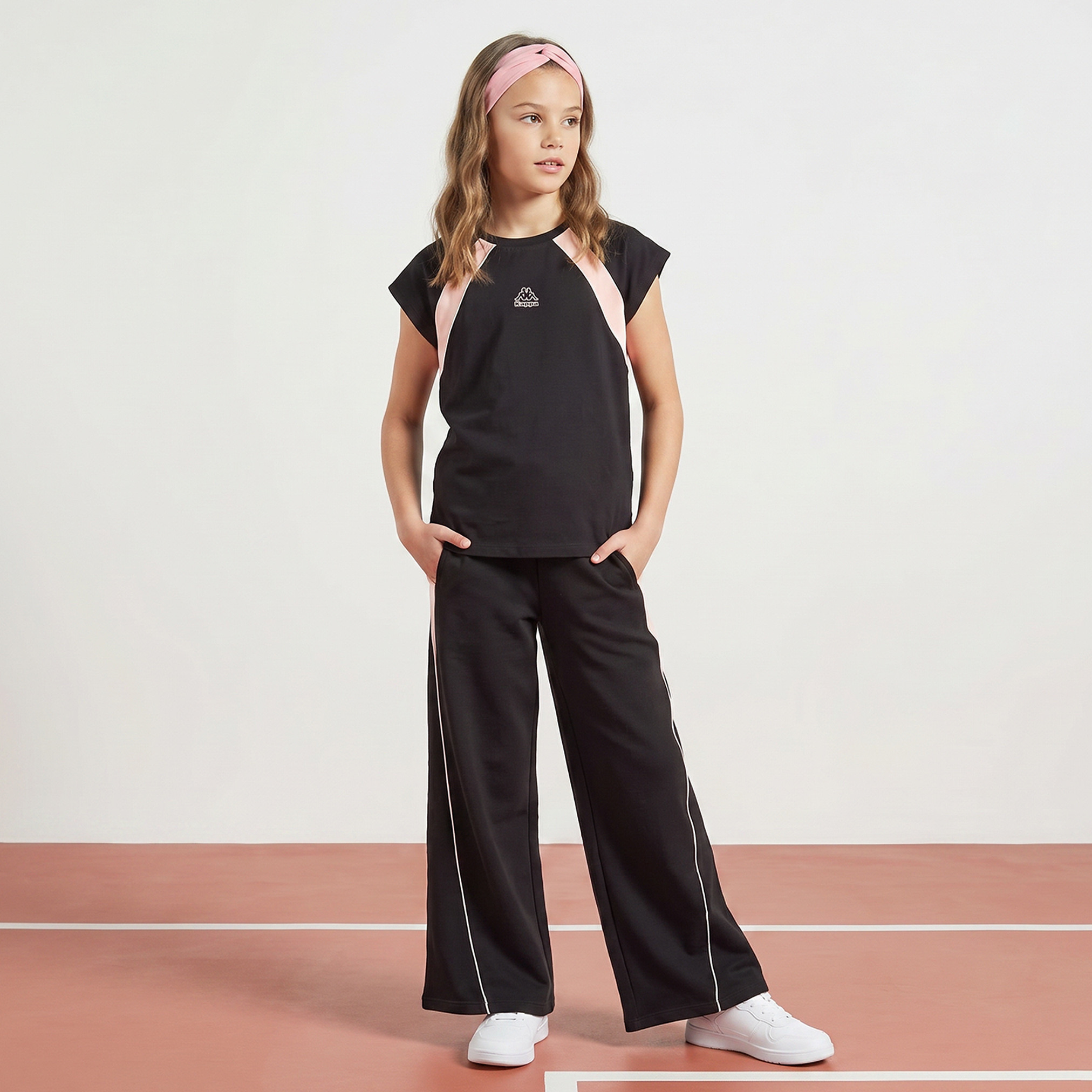 طقم تيشيرت بياقة مستديرة وأكمام قصيرة وبنطلون بتصميم متباين من كابا-girls-clothing-setsandcoords-image-5