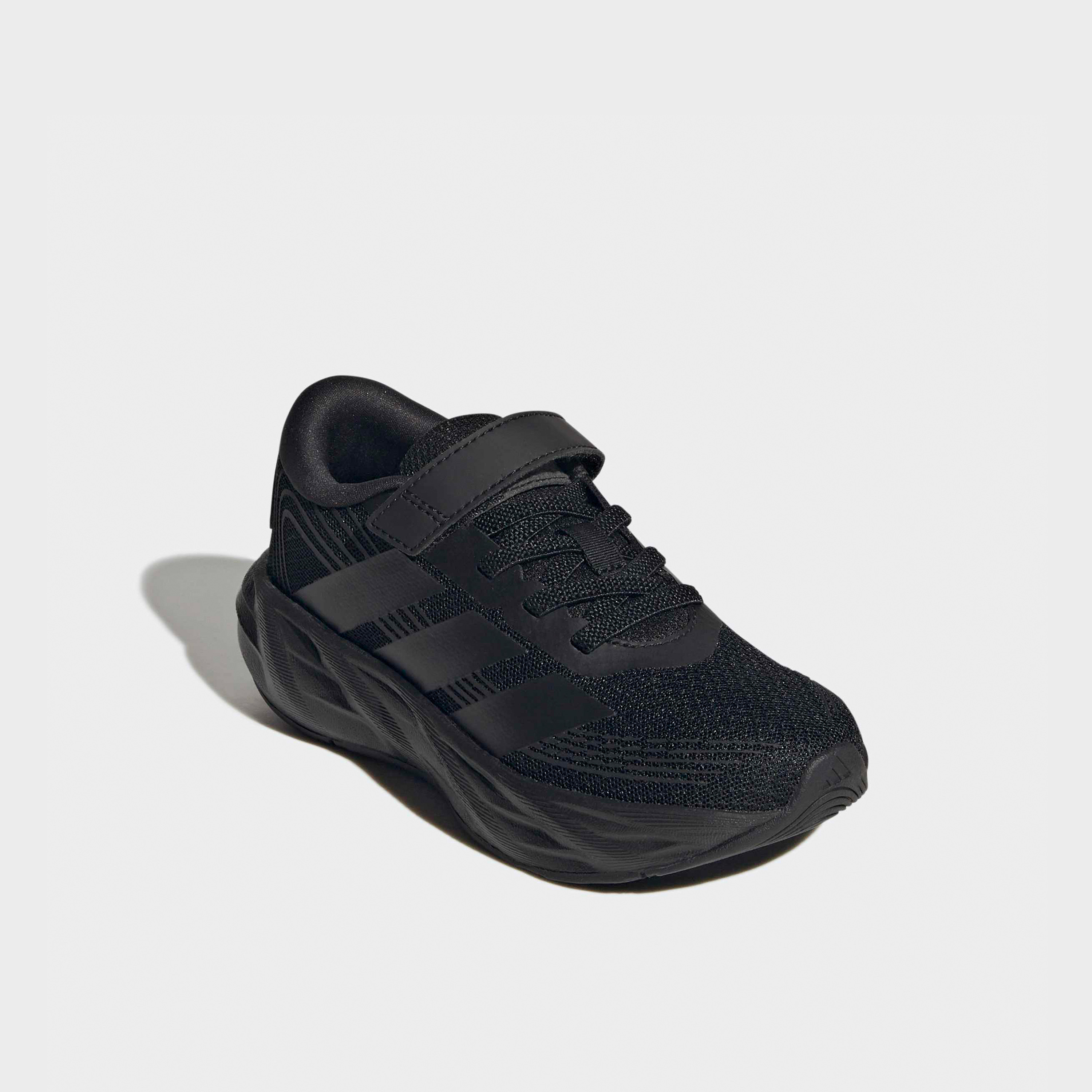 حذاء رياضي بشريط إغلاق لاصق جالاكسي 8 إل للأطفال من أديداس-sports-boys-shoes-image-1