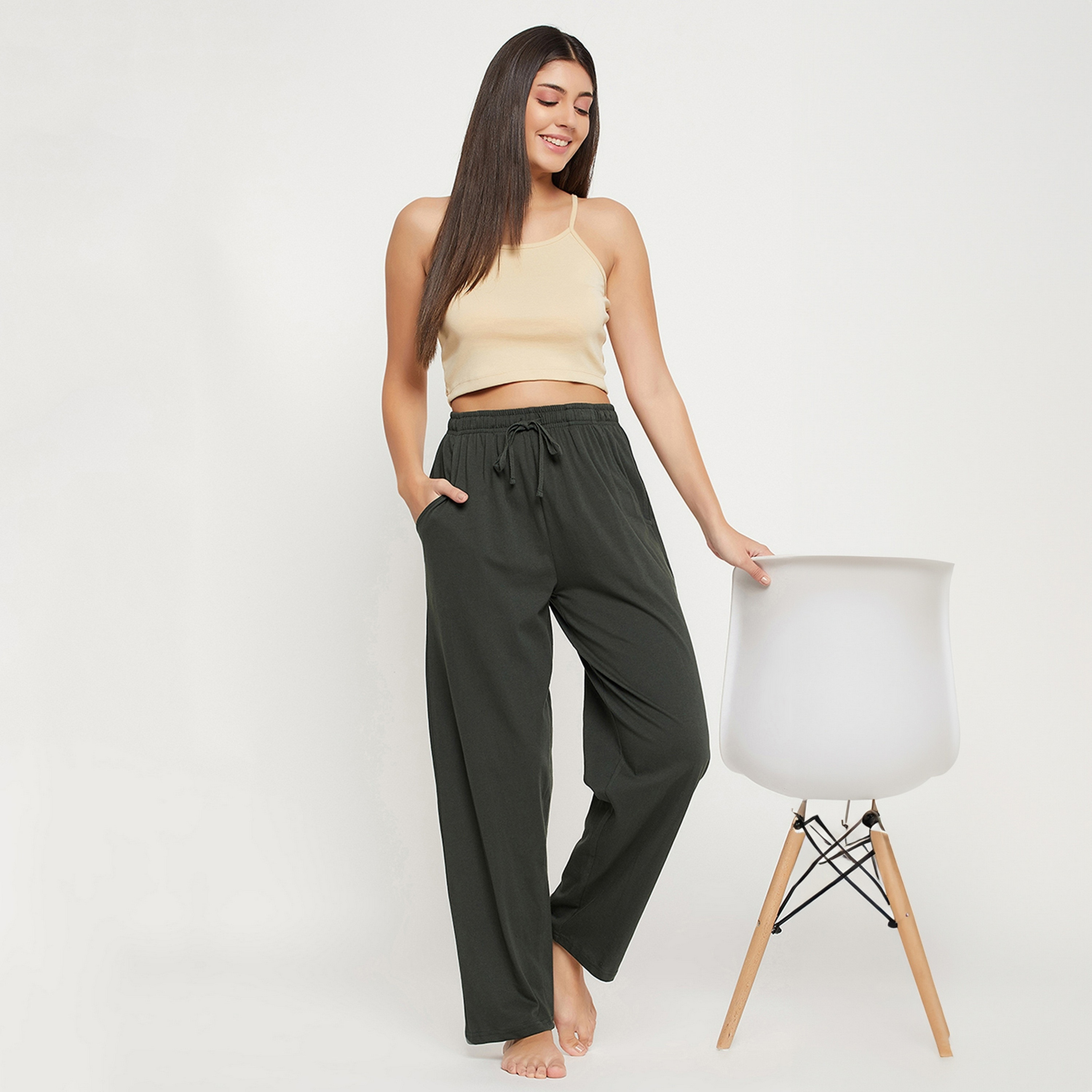 بيجامة نسائية شيك بيزك باللون الأخضر الزيتوني من كلوفيا - غني بالقطن-women-clothing-nightwear-pyjamas-bottoms-image-5
