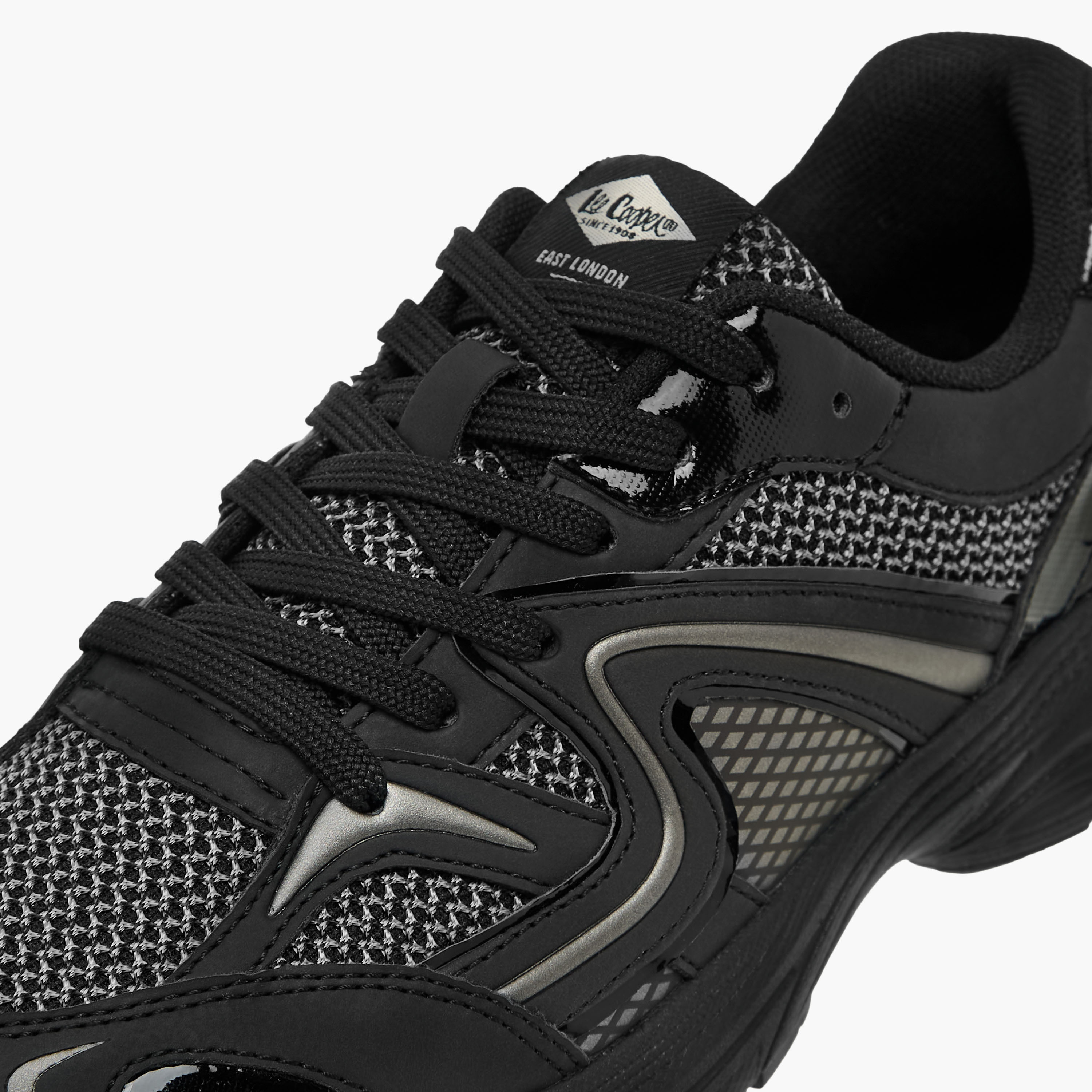 حذاء سنيكرز بطول الكاحل ورباط إغلاق للنساء من لي كوبر-women-shoes-sneakers-image-5