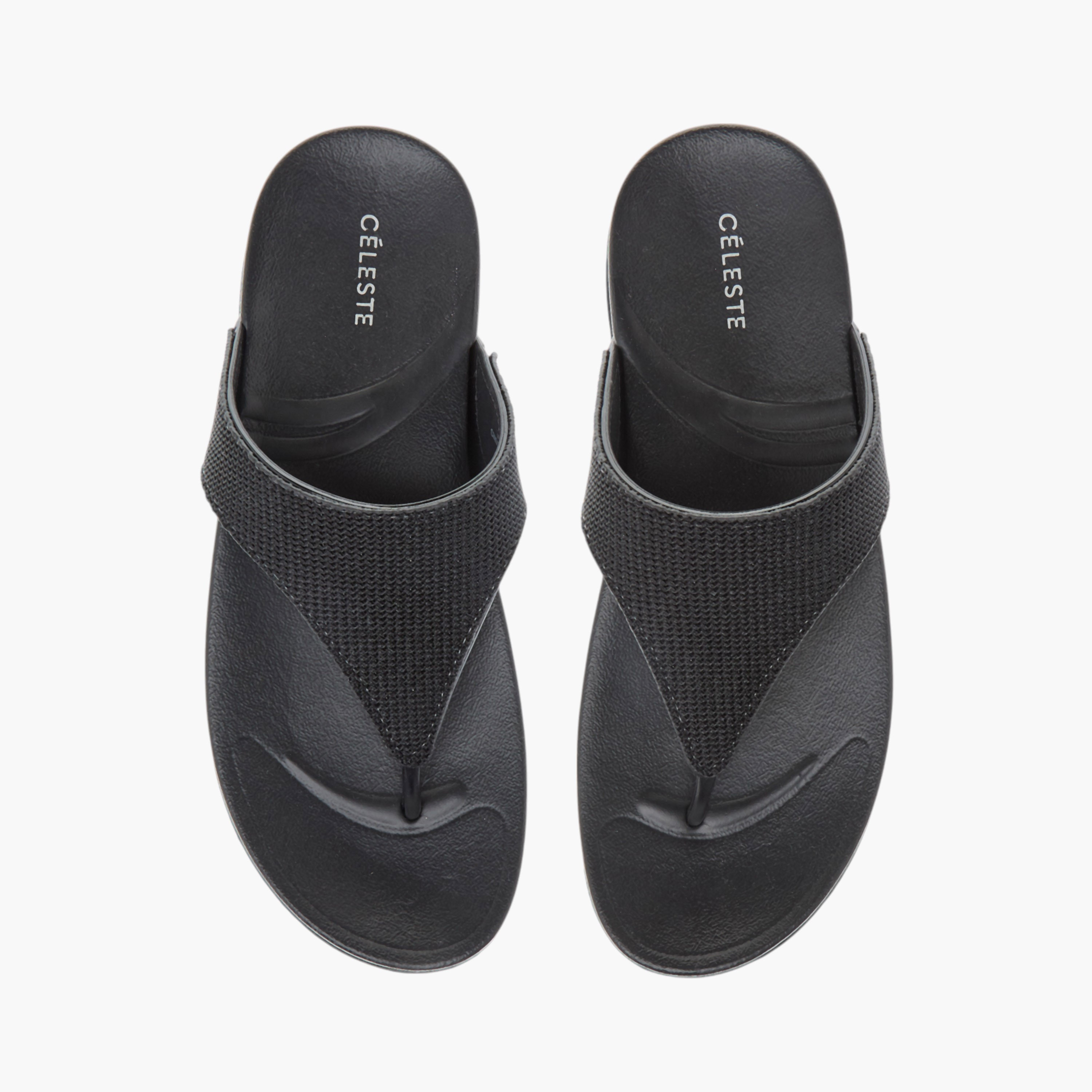 شبشب ثونج سهل الارتداء بارز الملمس للنساء من سيليست-women-shoes-flipflopsandslides-image-1