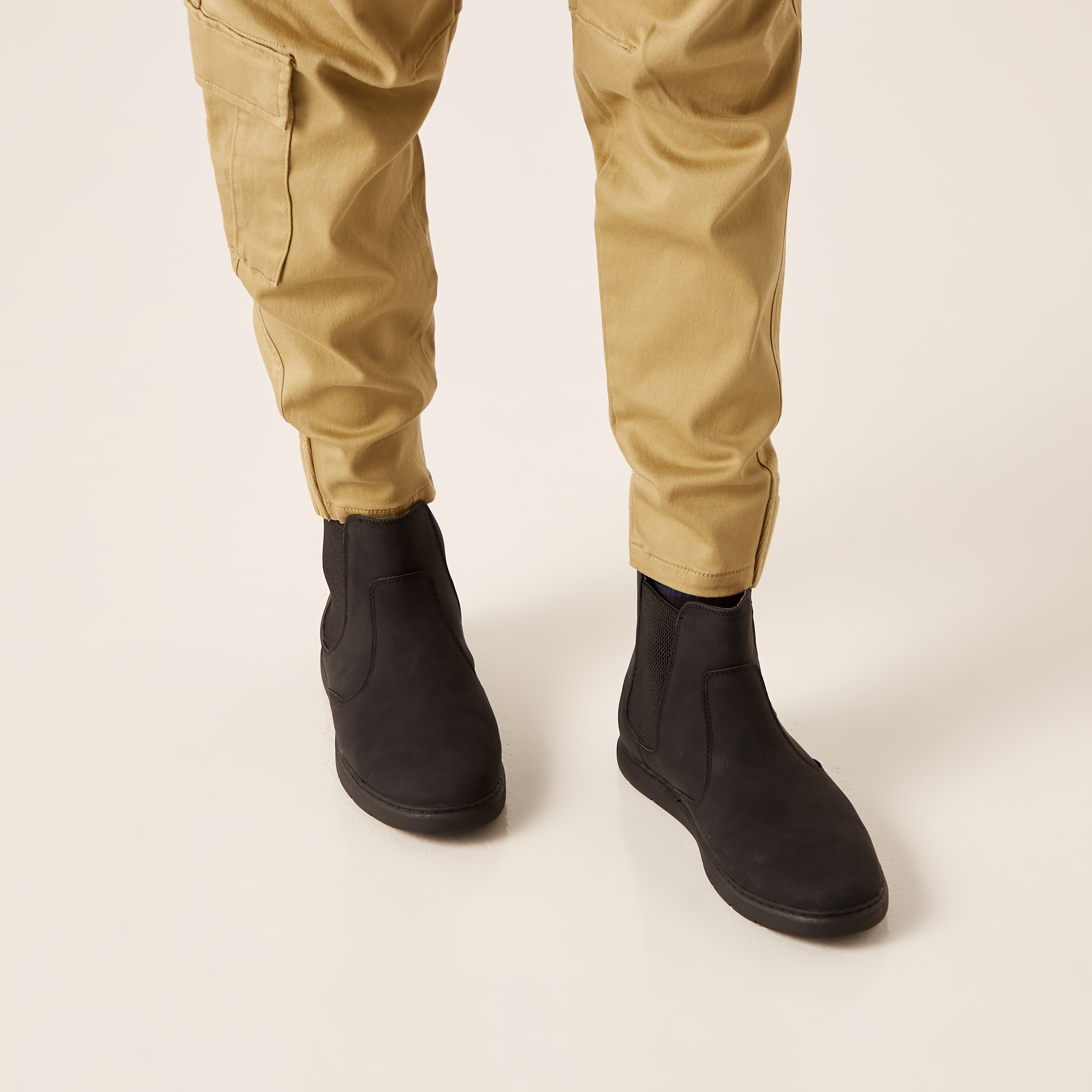 Khaki pants with chelsea on sale boots