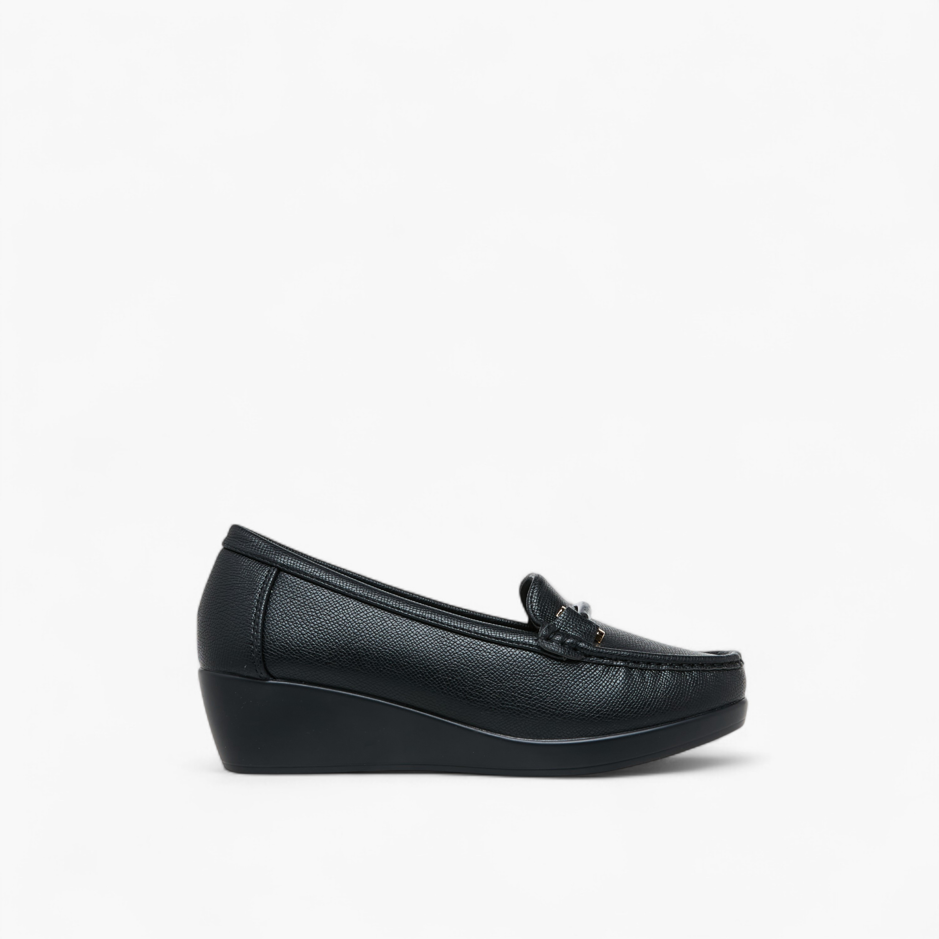 حذاء لوفر سادة سهل الارتداء بكعب ويدج من لو كونفورت-women-shoes-heels-image-3