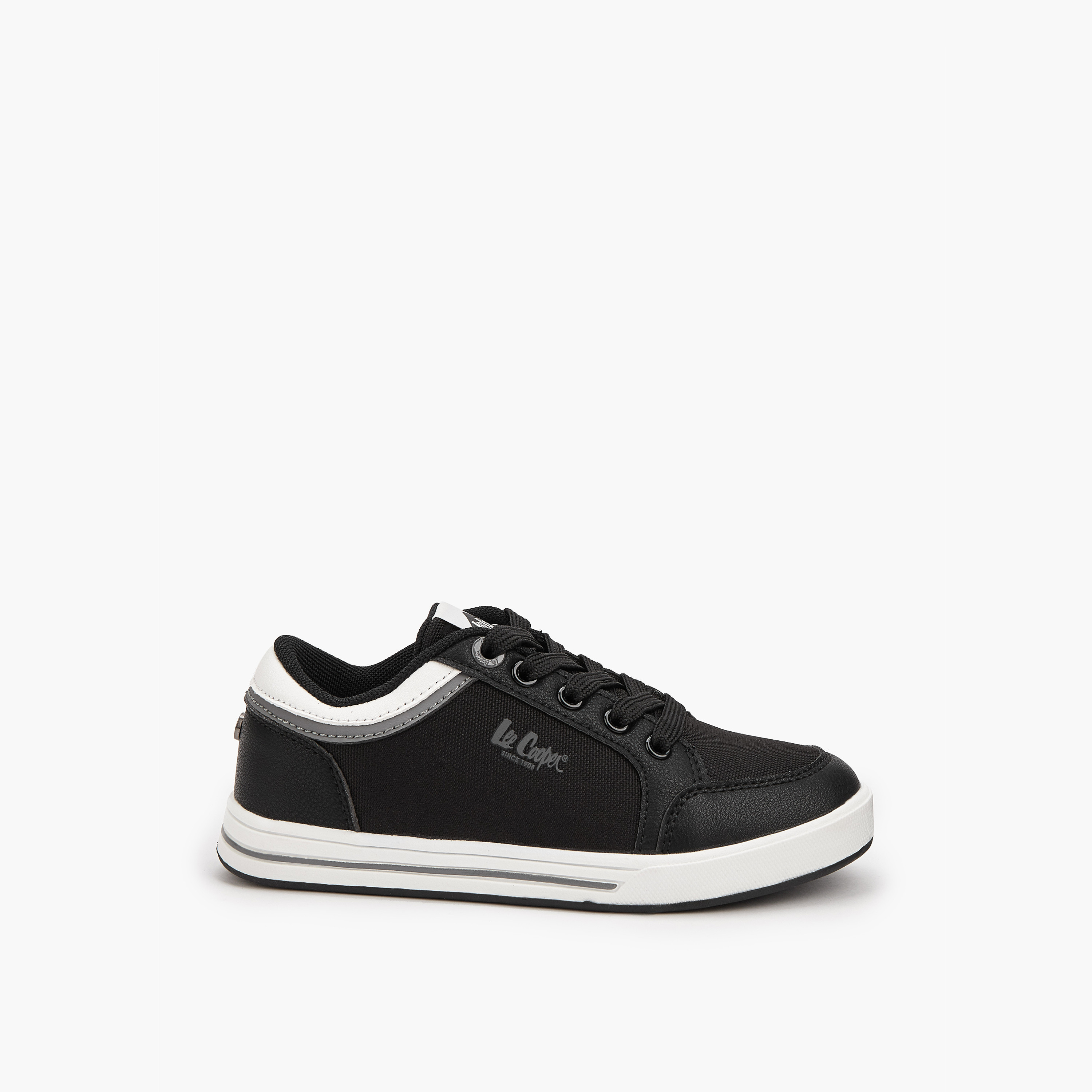 حذاء سنيكرز بألواح ورباط إغلاق للأولاد من لي كوبر-boys-shoes-schoolshoes-image-2