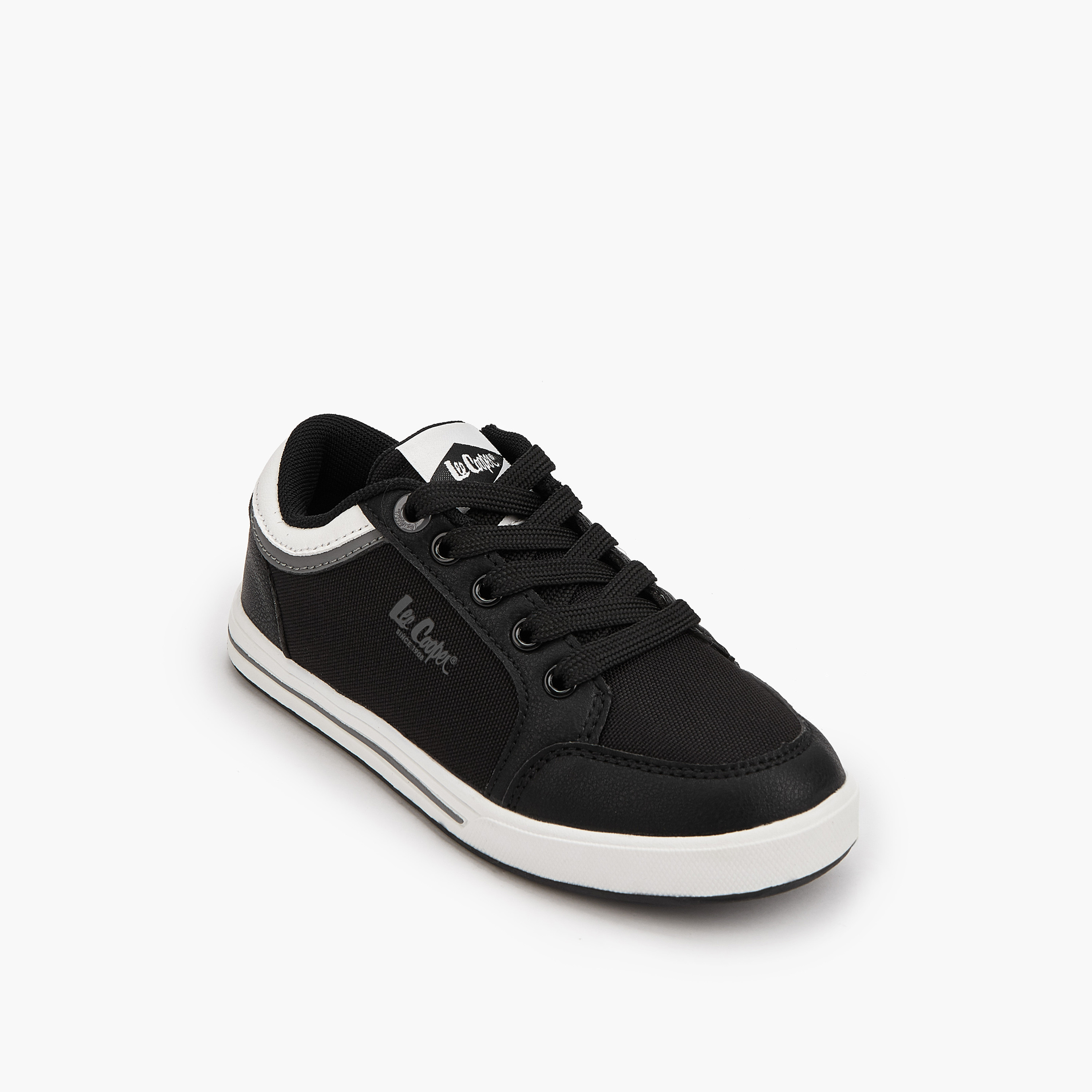حذاء سنيكرز بألواح ورباط إغلاق للأولاد من لي كوبر-boys-shoes-schoolshoes-image-3