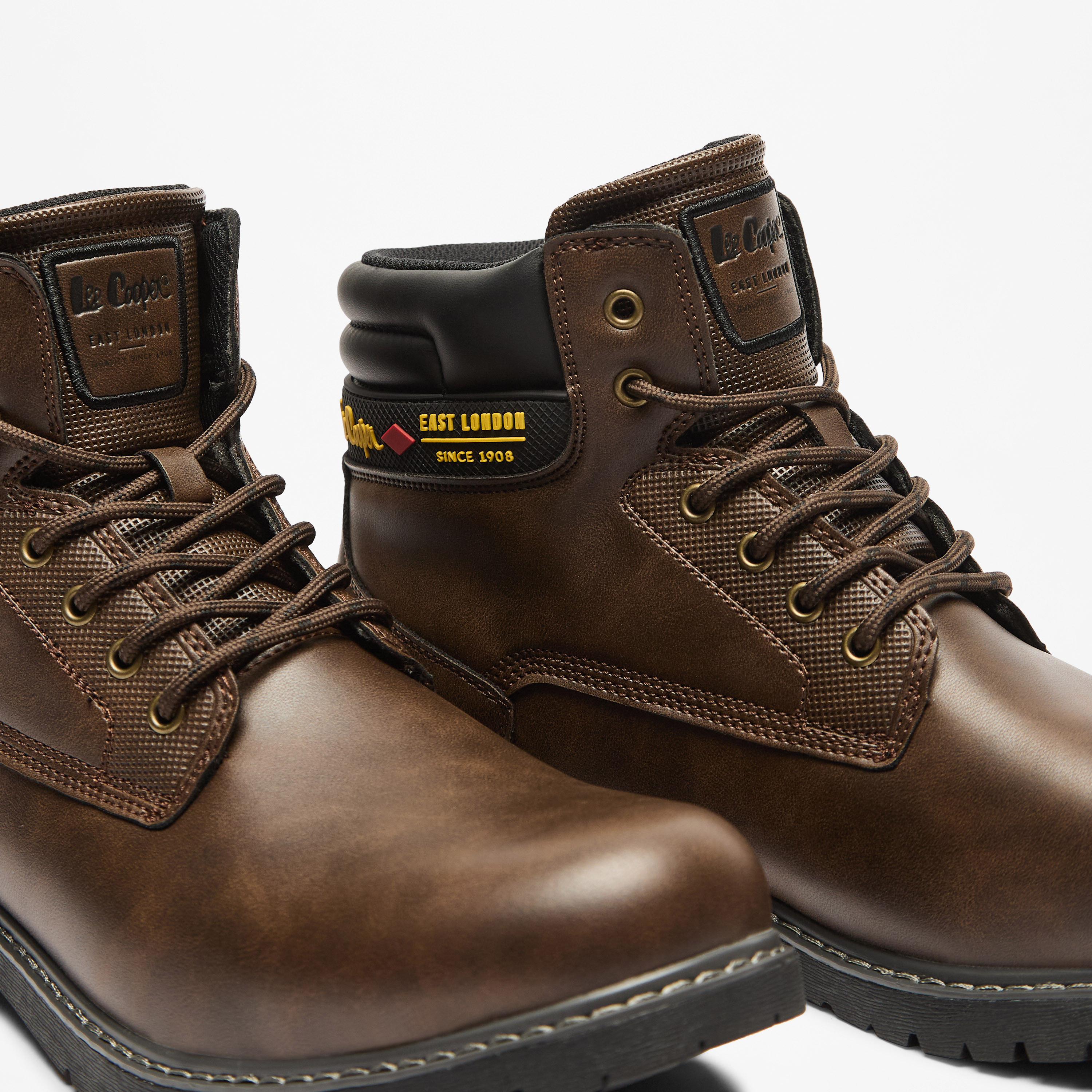 بوت تشوكا برباط إغلاق وتفاصيل شعار للرجال من لي كوبر-men-shoes-boots-image-5