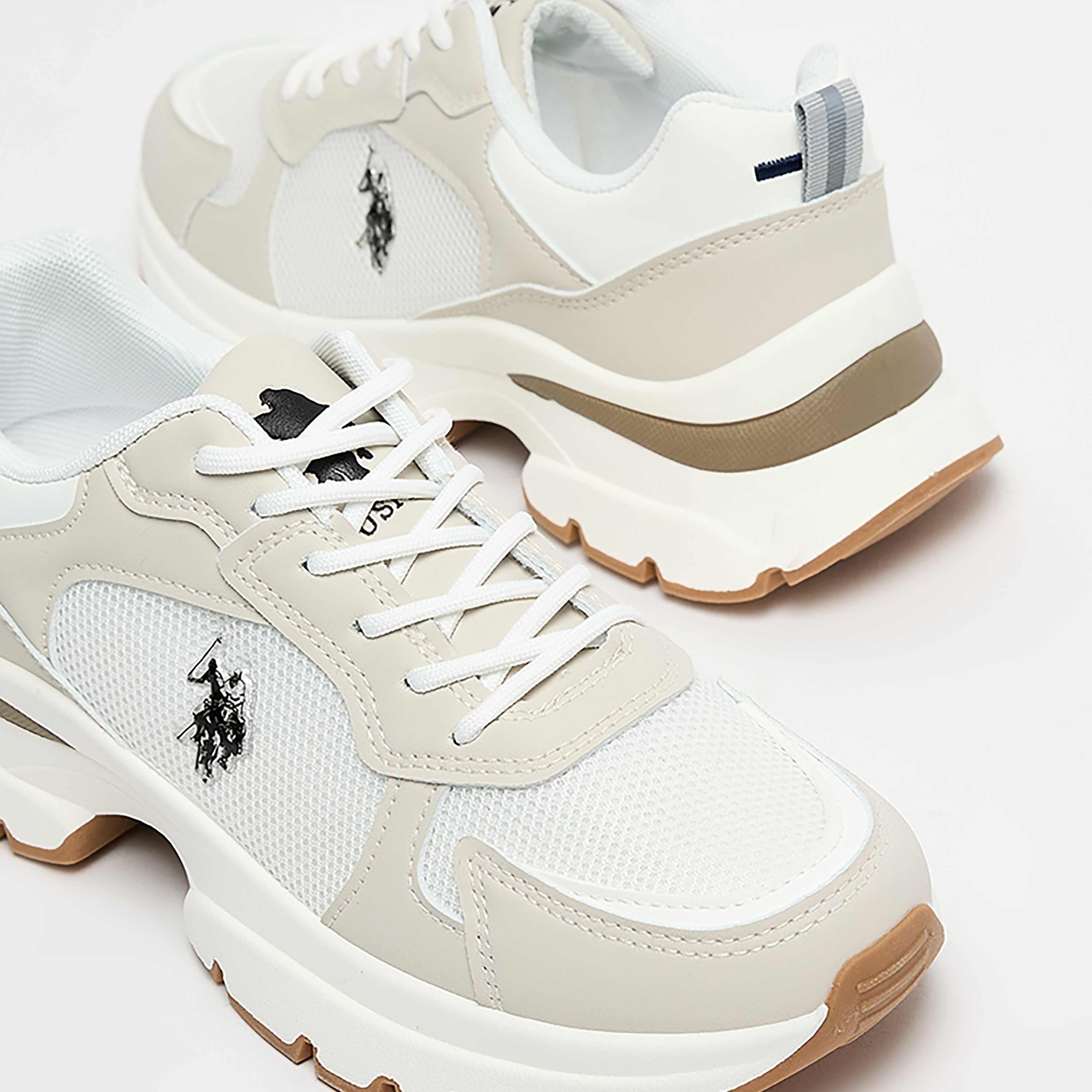 حذاء رياضي نسائي من U.S Polo Assn برباط عند الكاحل المنخفض | ليهجلبومن-women-shoes-sneakers-image-7