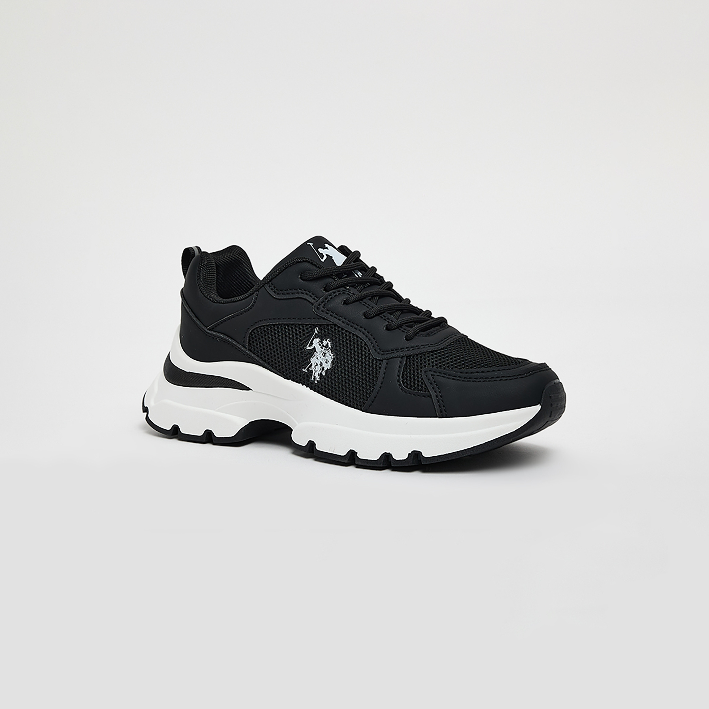 حذاء رياضي نسائي من U.S Polo Assn برباط عند الكاحل المنخفض | ليهجلبومن-women-shoes-sneakers-image-11