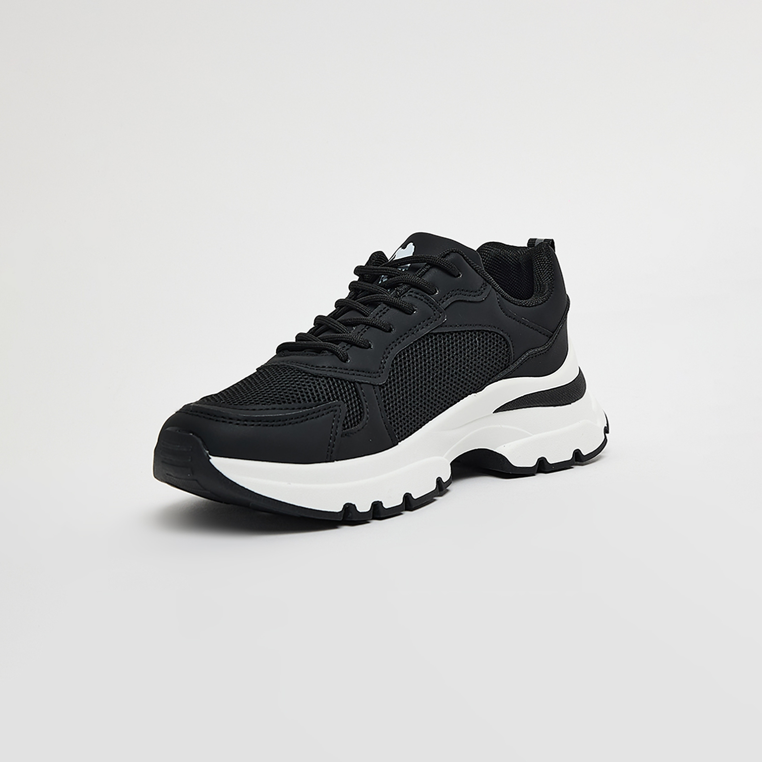 حذاء رياضي نسائي من U.S Polo Assn برباط عند الكاحل المنخفض | ليهجلبومن-women-shoes-sneakers-image-13
