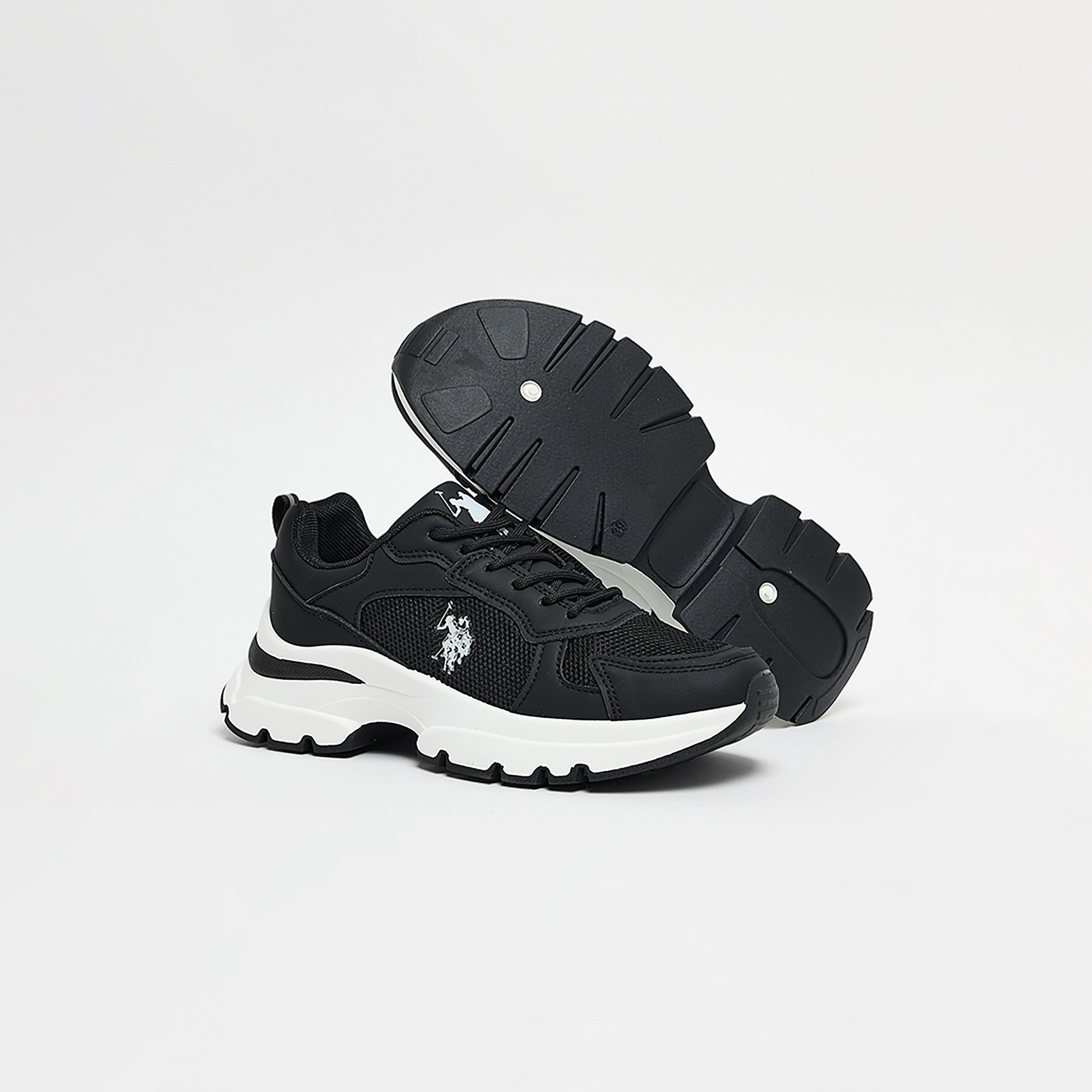 حذاء رياضي نسائي من U.S Polo Assn برباط عند الكاحل المنخفض | ليهجلبومن-women-shoes-sneakers-image-15