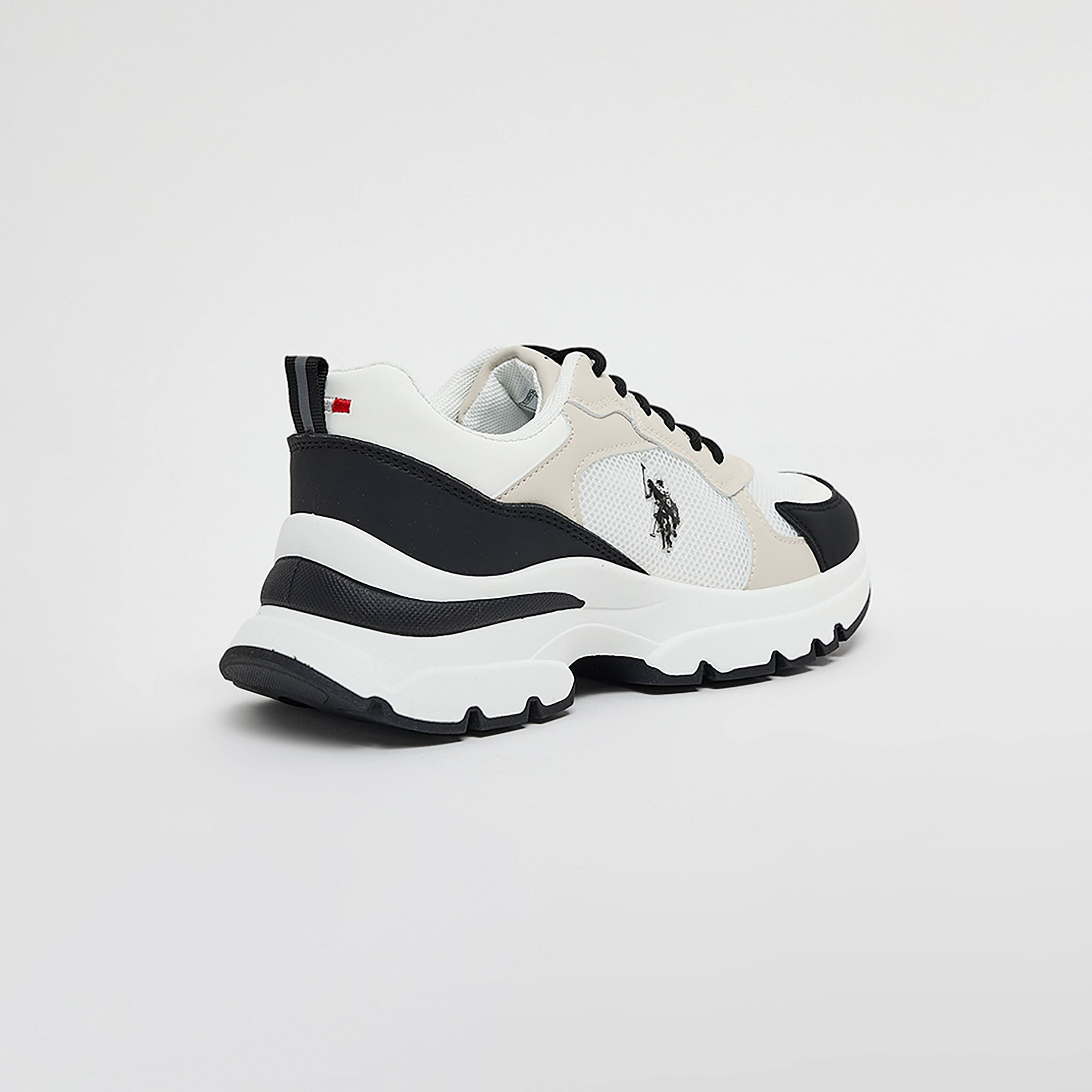 حذاء رياضي نسائي من U.S Polo Assn برباط عند الكاحل المنخفض | ليهجلبومن-women-shoes-sneakers-image-4