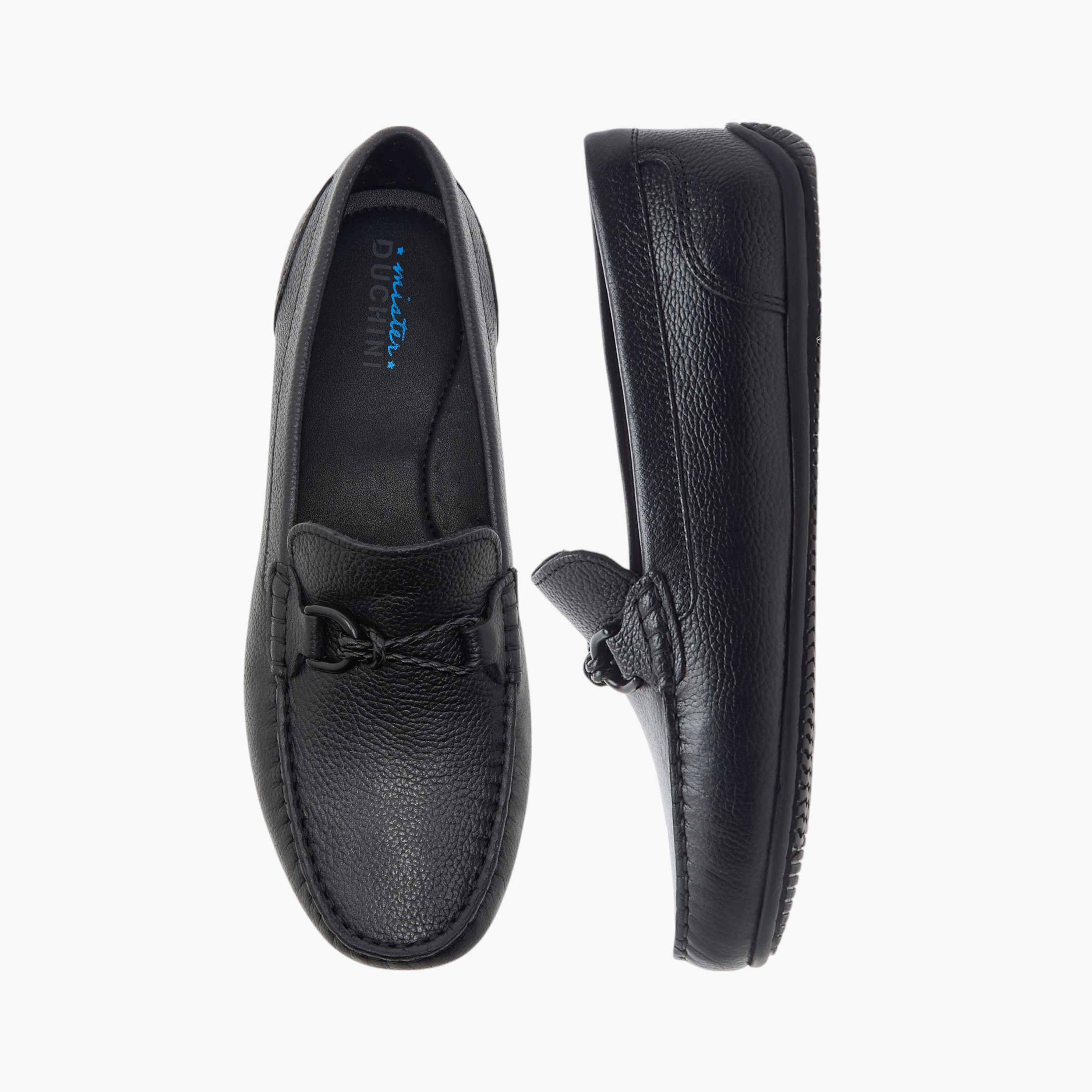 حذاء موكاسين سهل الارتداء وبارز الملمس بزينة معدنية من مستر دوتشيني-boys-shoes-loafers-image-1