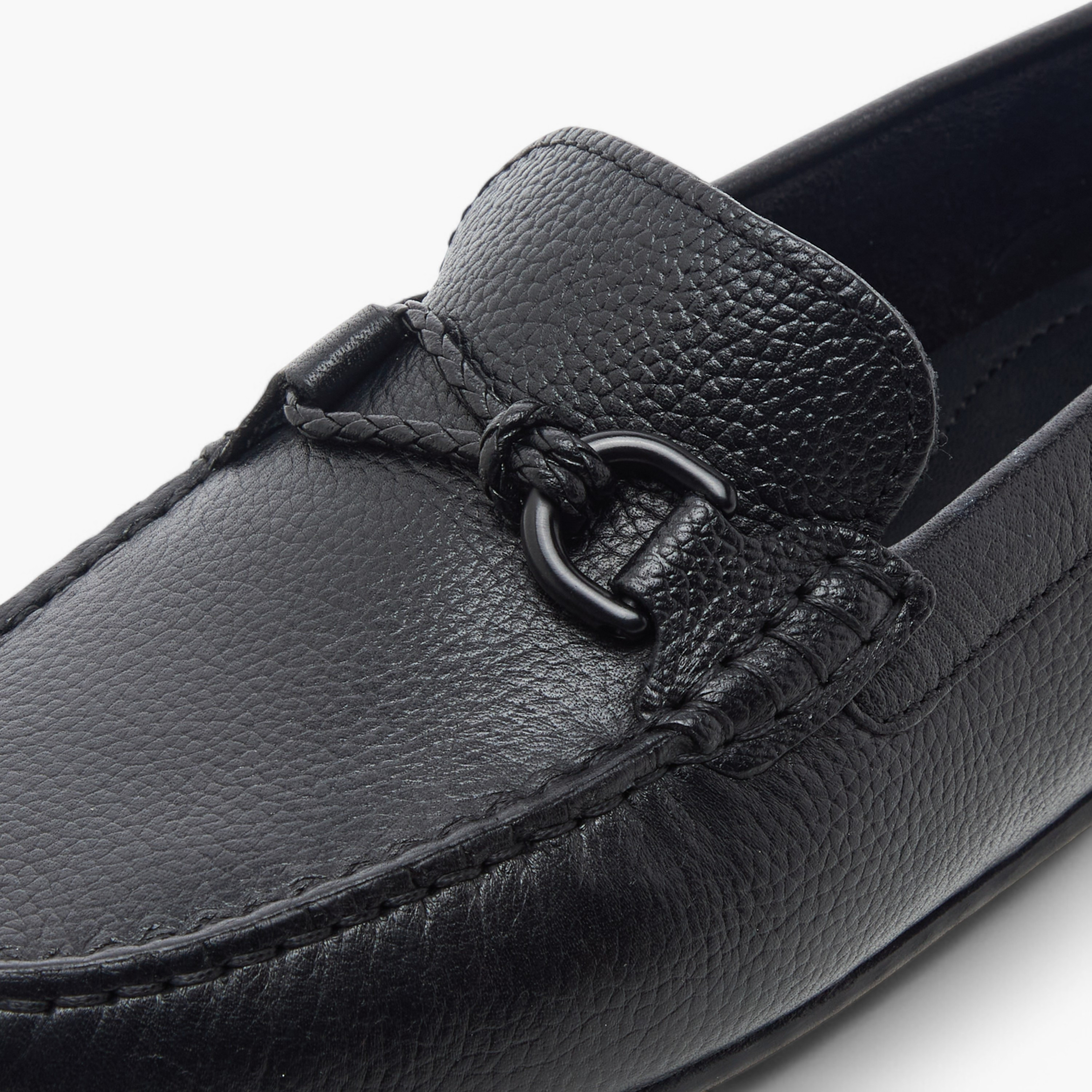 حذاء موكاسين سهل الارتداء وبارز الملمس بزينة معدنية من مستر دوتشيني-boys-shoes-loafers-image-4
