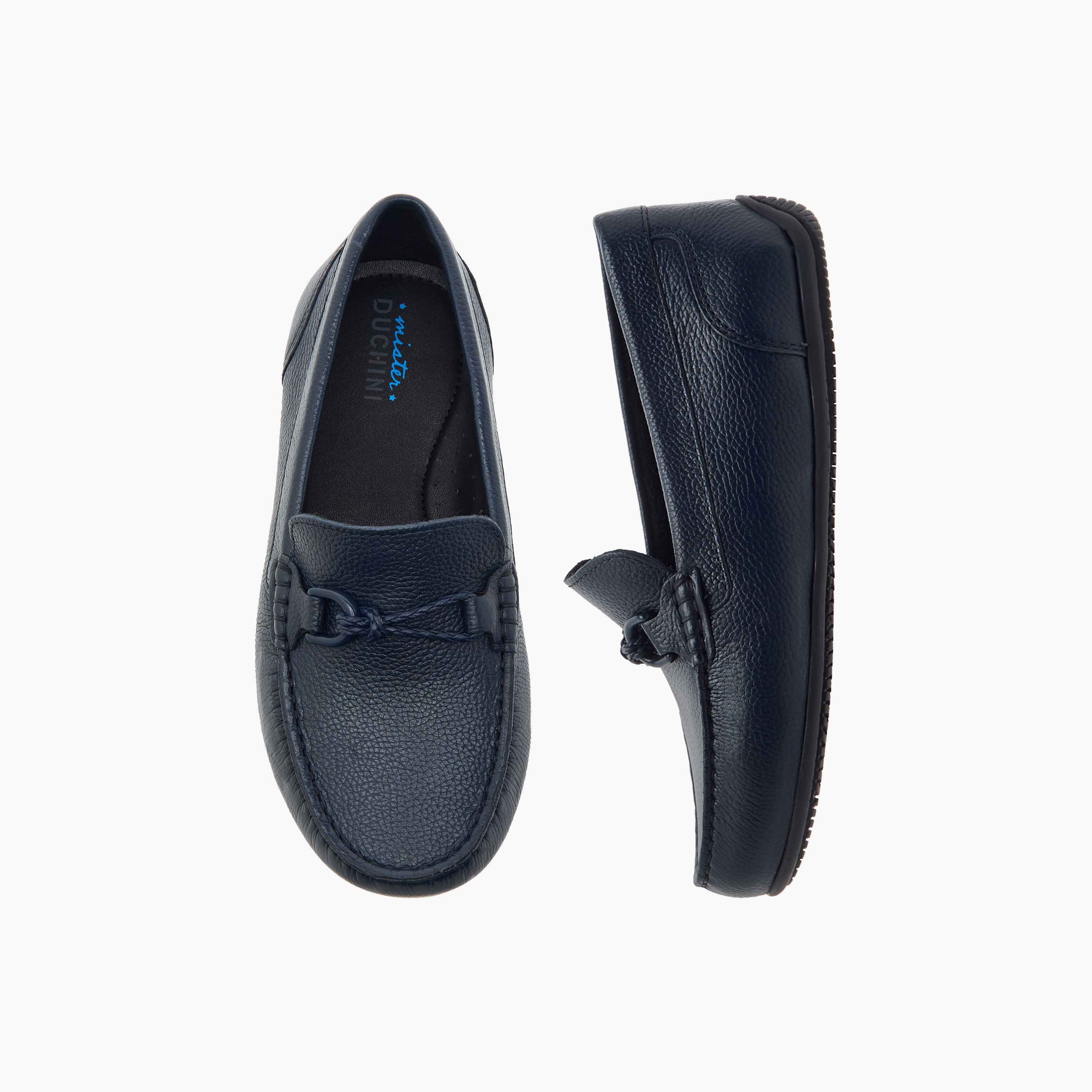 حذاء موكاسين سهل الارتداء وبارز الملمس بزينة معدنية من مستر دوتشيني-boys-shoes-loafers-image-1