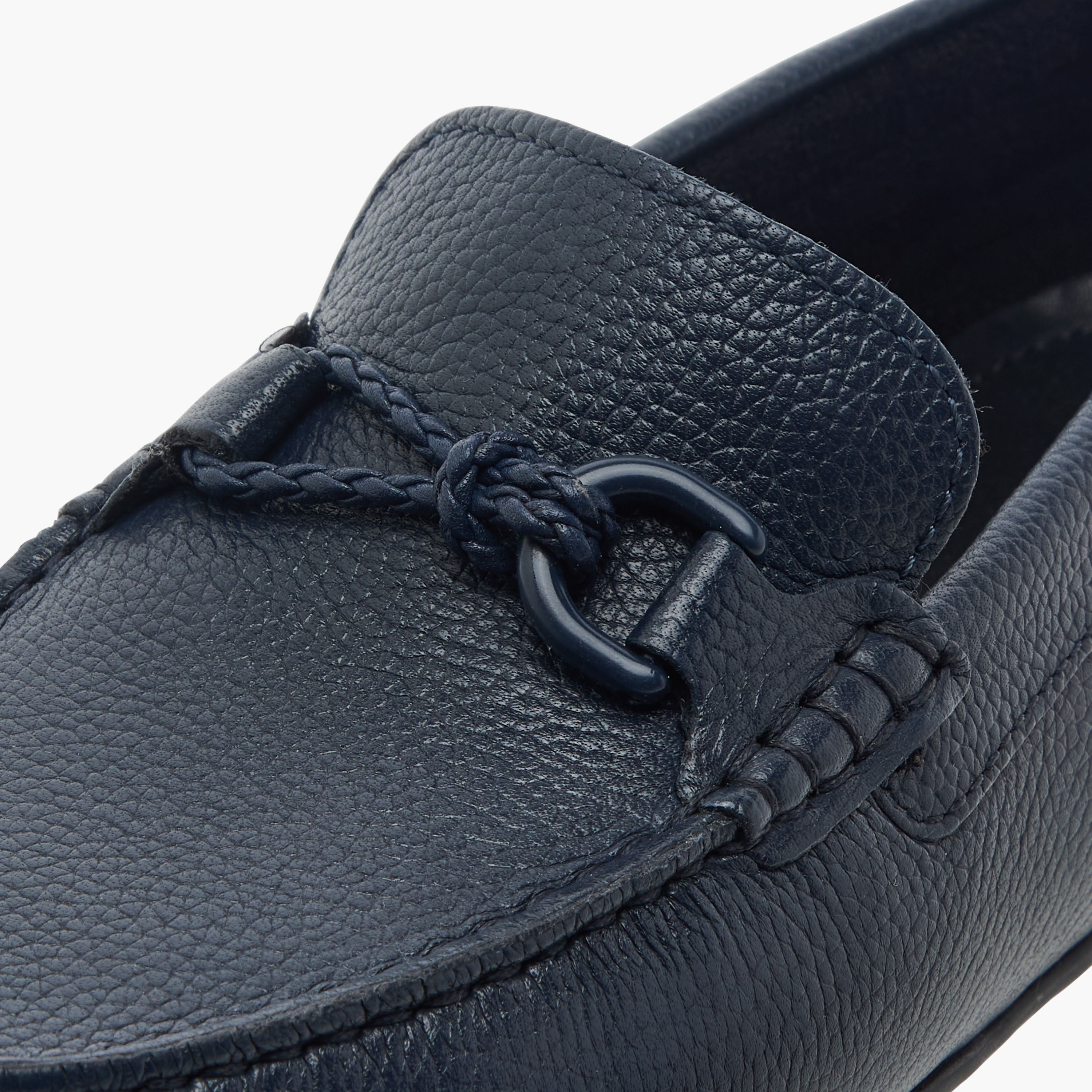 حذاء موكاسين سهل الارتداء وبارز الملمس بزينة معدنية من مستر دوتشيني-boys-shoes-loafers-image-4