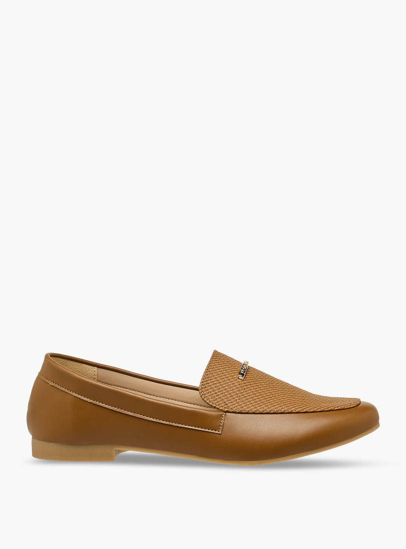 حذاء لوفر بارز الملمس للنساء من فلورا بيلا-women-shoes-loafersandmoccasins-image-4