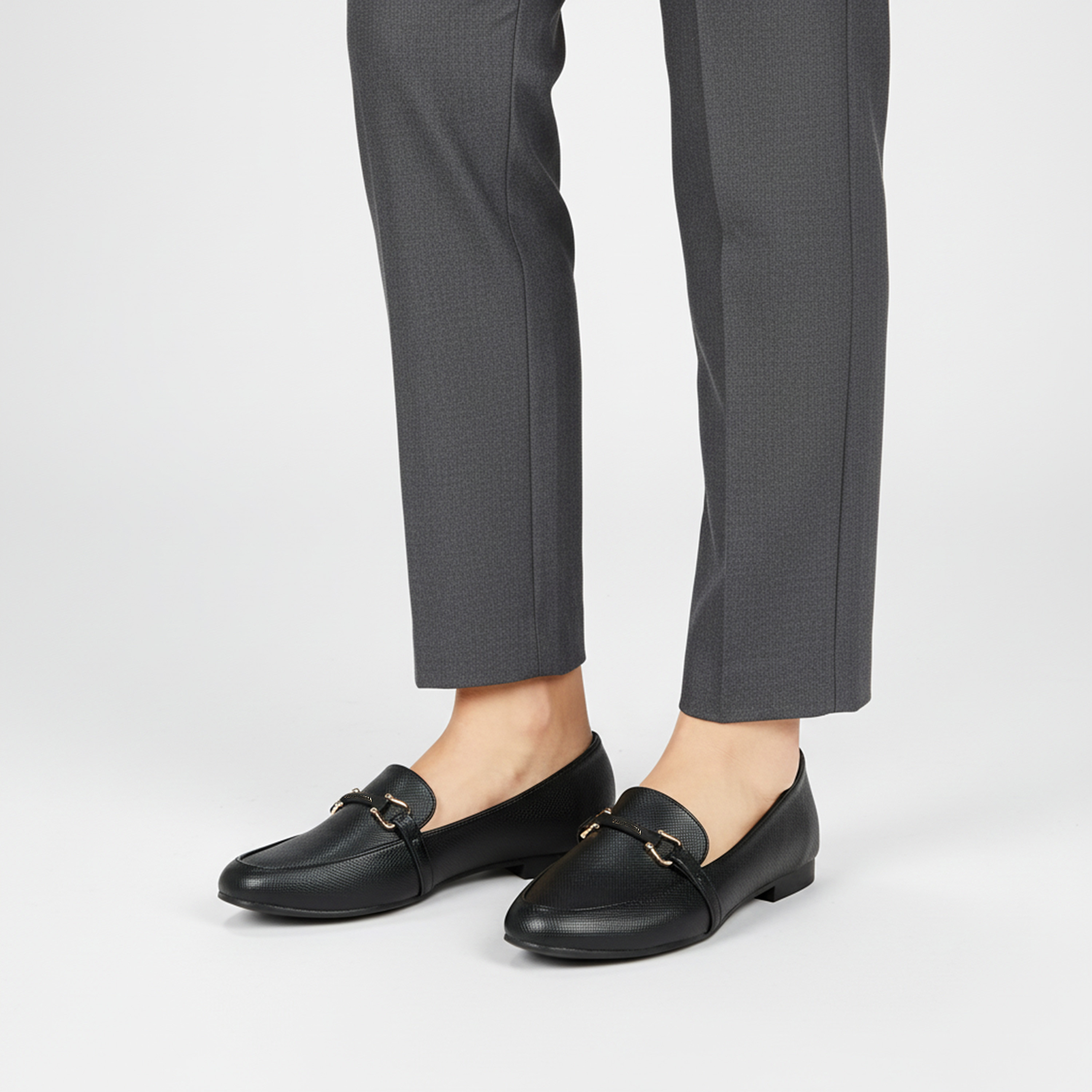 حذاء لوفرز بارز الملمس للنساء من فلورا بيلا-women-shoes-loafersandmoccasins-image-2
