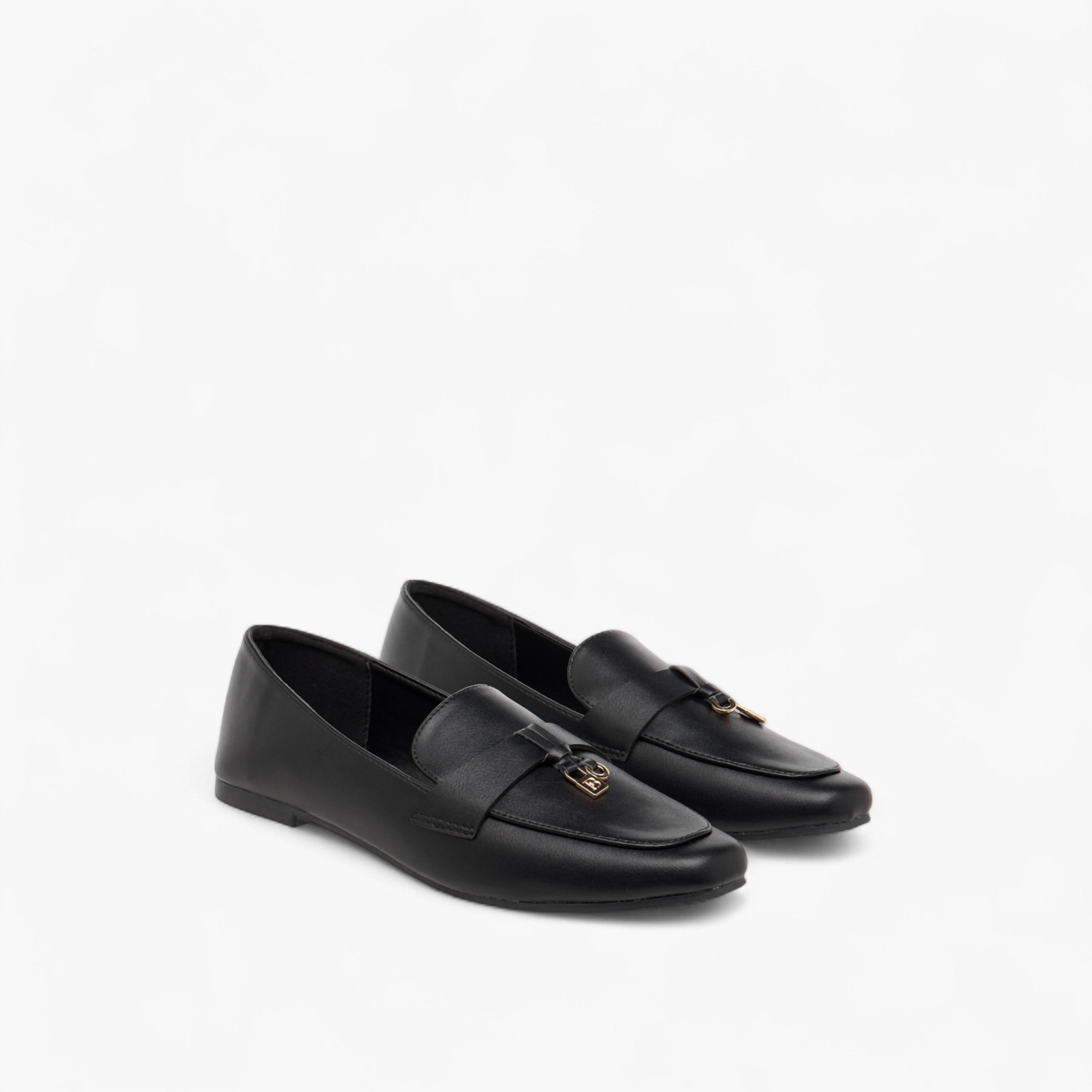 حذاء لوفر سهل الارتداء بزينة معدن من فلورا بيلا-women-shoes-loafersandmoccasins-image-1