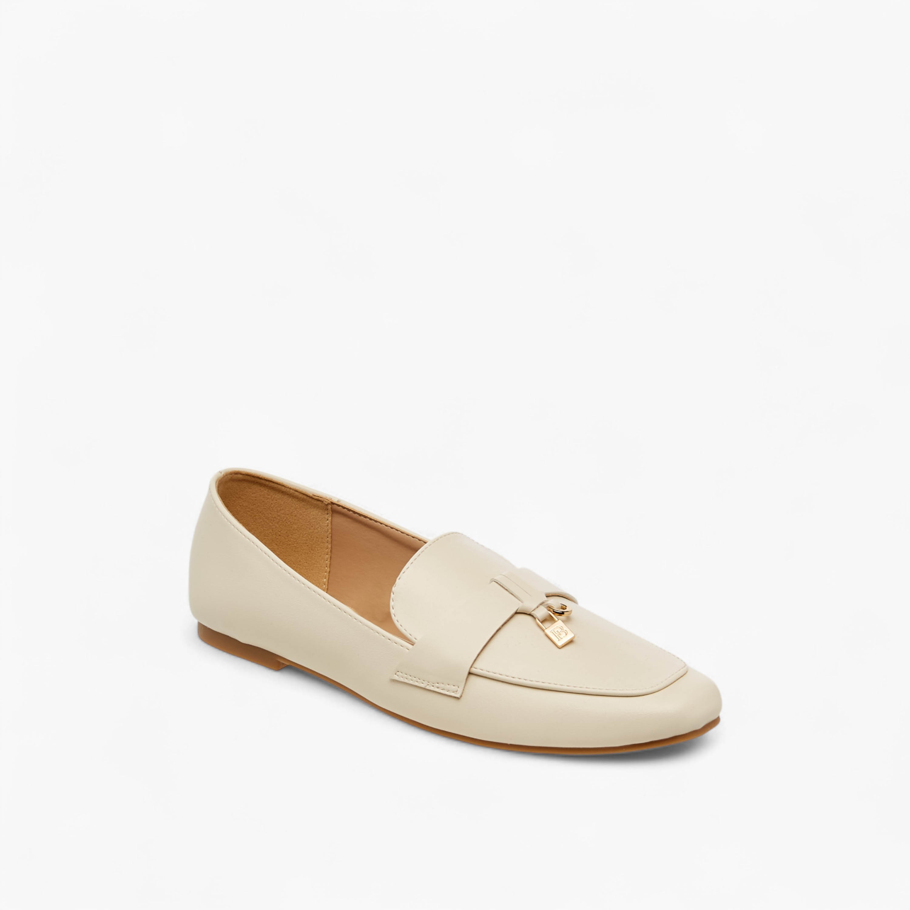 حذاء لوفر سهل الارتداء بزينة معدن من فلورا بيلا-women-shoes-loafersandmoccasins-image-2