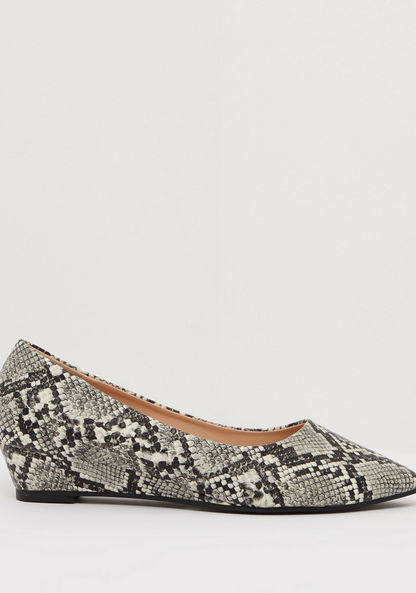 Shop Animal Print Pointed Toe Ballerina Shoes with Wedge Heels Online | Splash Saudi Shop Animal Print Pointed Toe Ballerina Shoes with Wedge Heels Online | Splash Saudi