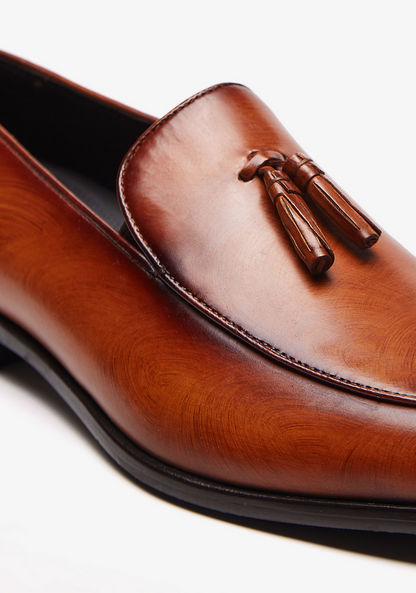 Duchini Men's Slip-On Loafers with Tassel Detail-Men%27s Formal Shoes-image-5
