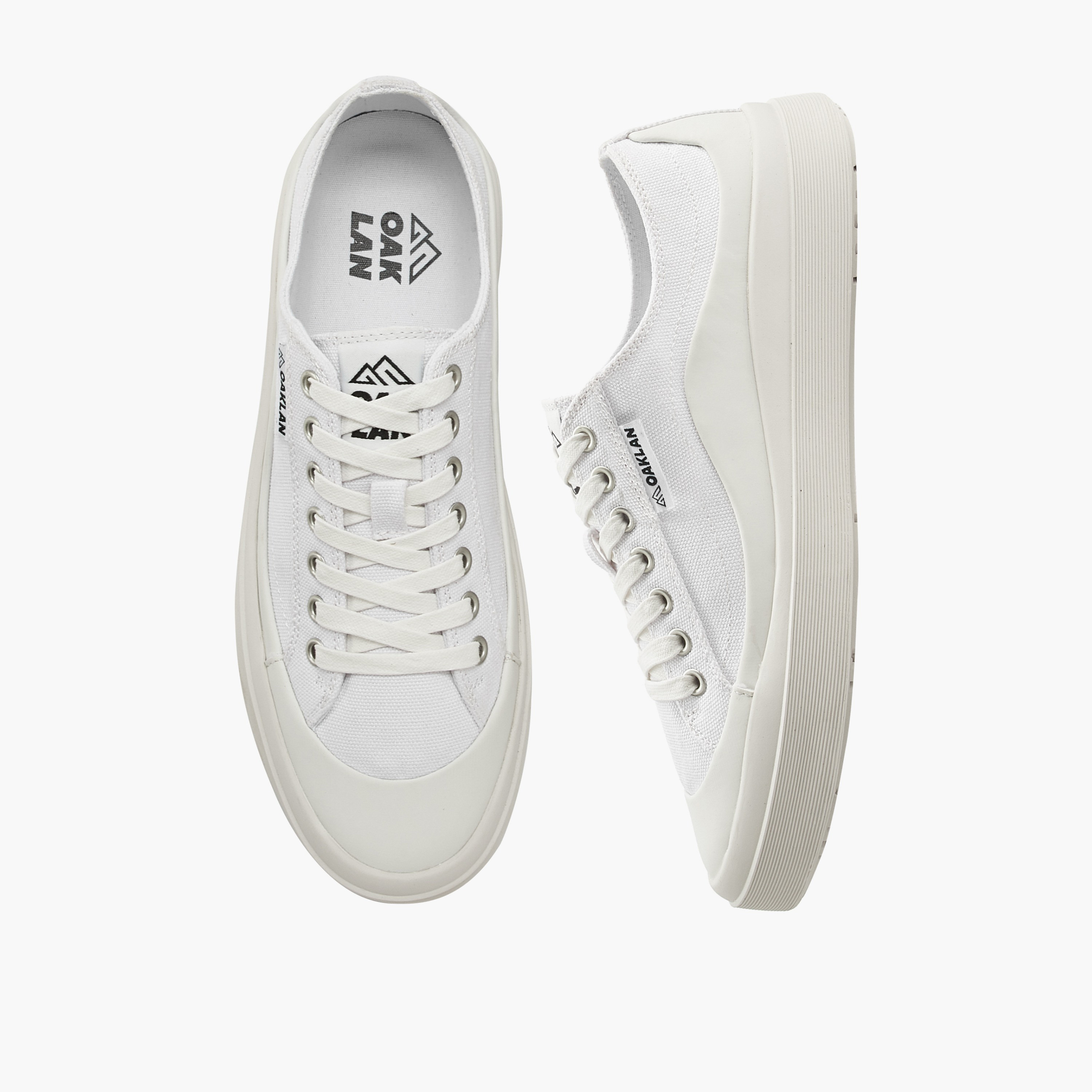 حذاء سنيكرز كانفاس برباط إغلاق للرجال من أوكلان باي شوإكسبرس-men-shoes-sneakers-image-1