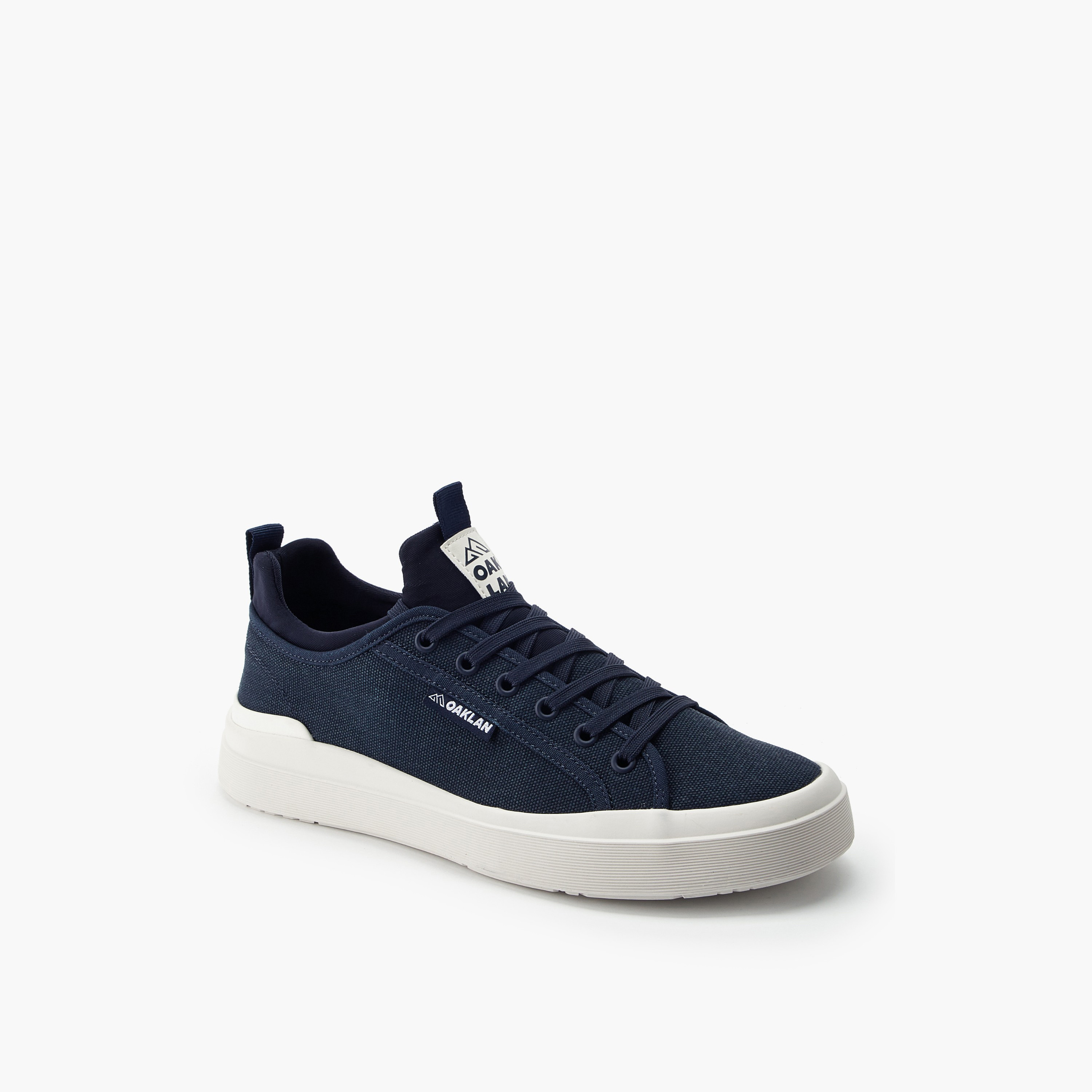 حذاء سنيكرز كانفاس برباط إغلاق للرجال من أوكلان من شو إكسبريس-men-shoes-sneakers-image-2