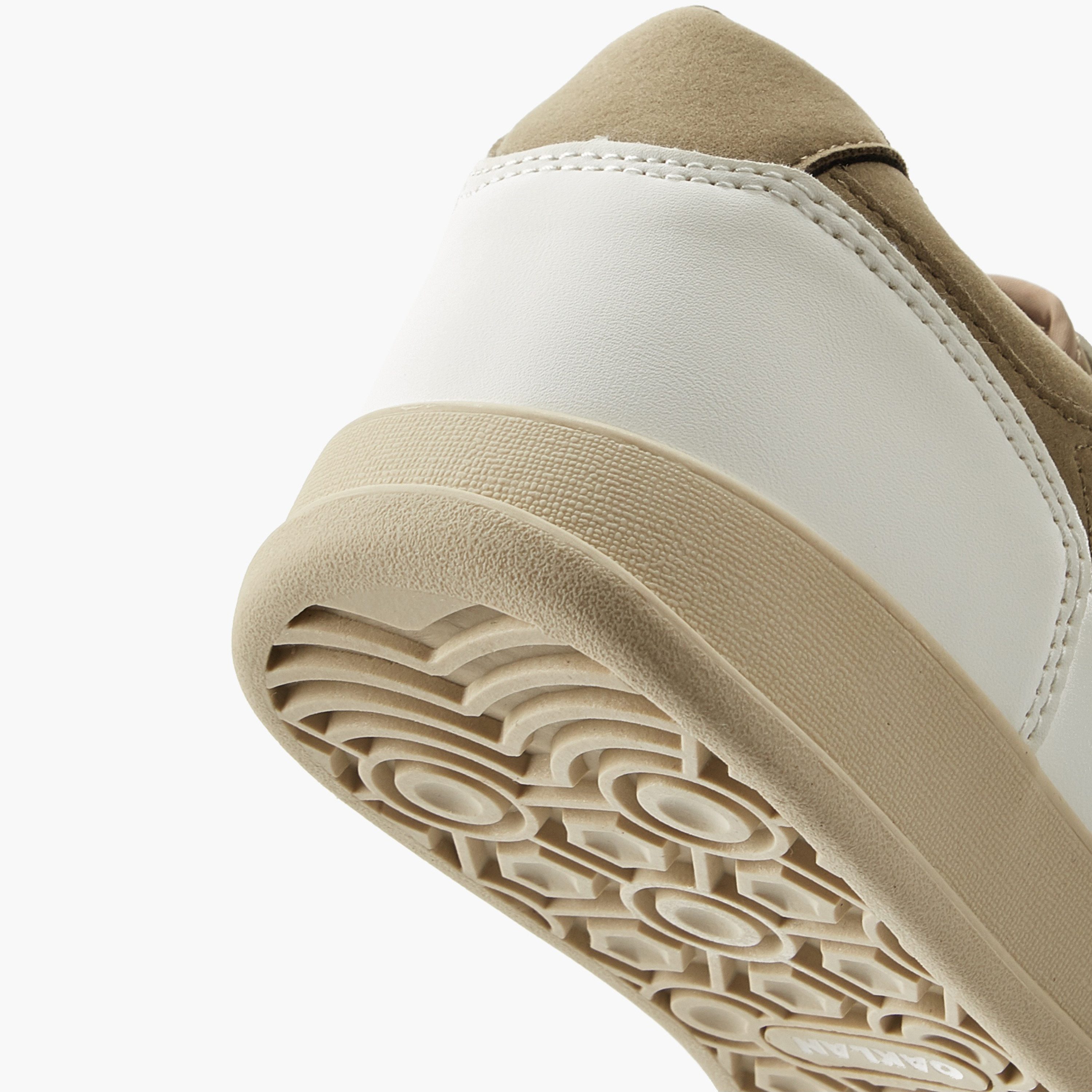 حذاء للرجال بطول الكاحل ورباط من أوكلان من شوإكسبريس-men-shoes-sneakers-image-5