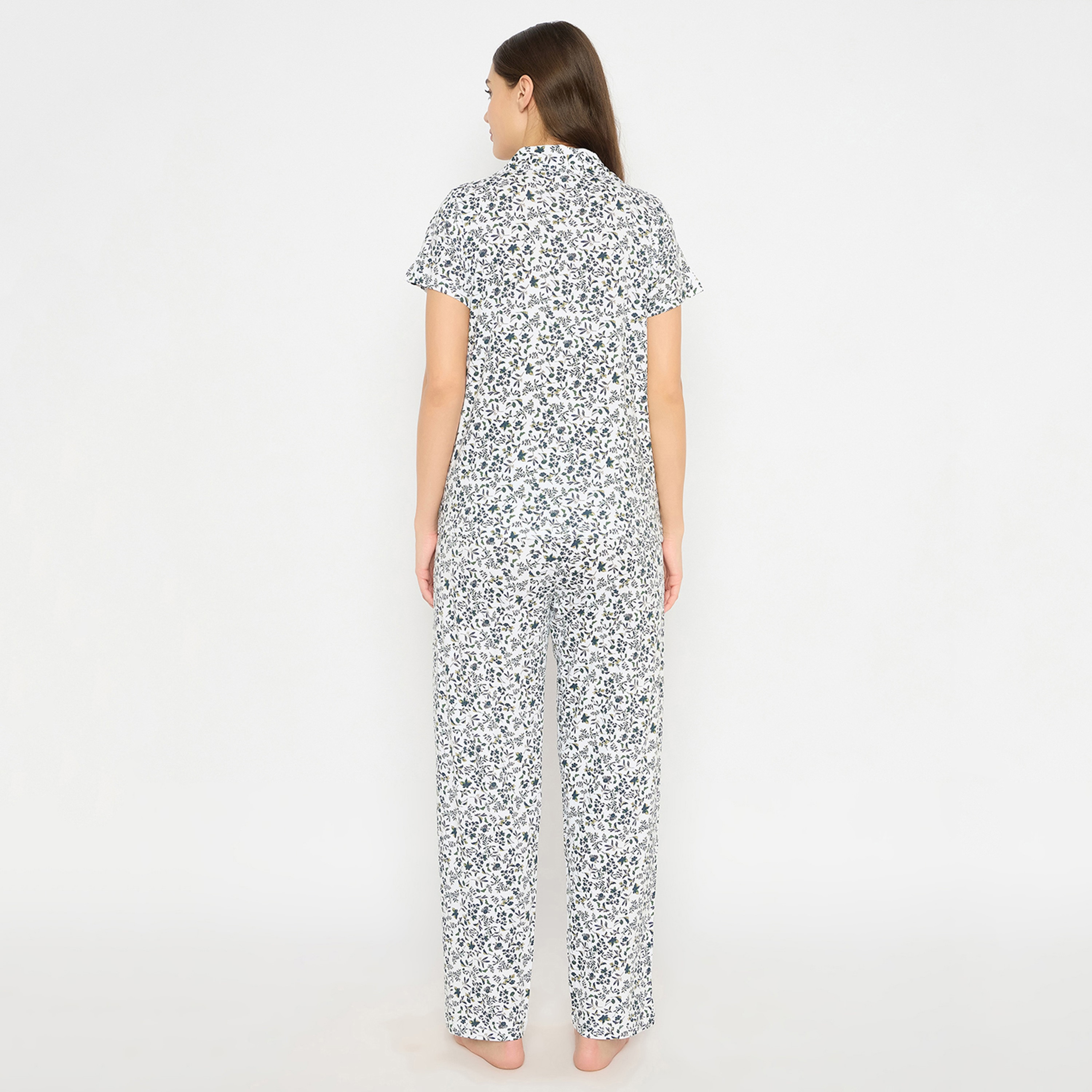 بدلة نوم نسائية مطبوعة بأزرار ولون أبيض من كلوفيا - قطن 100%-women-clothing-nightwear-pyjamas-longsets-image-4