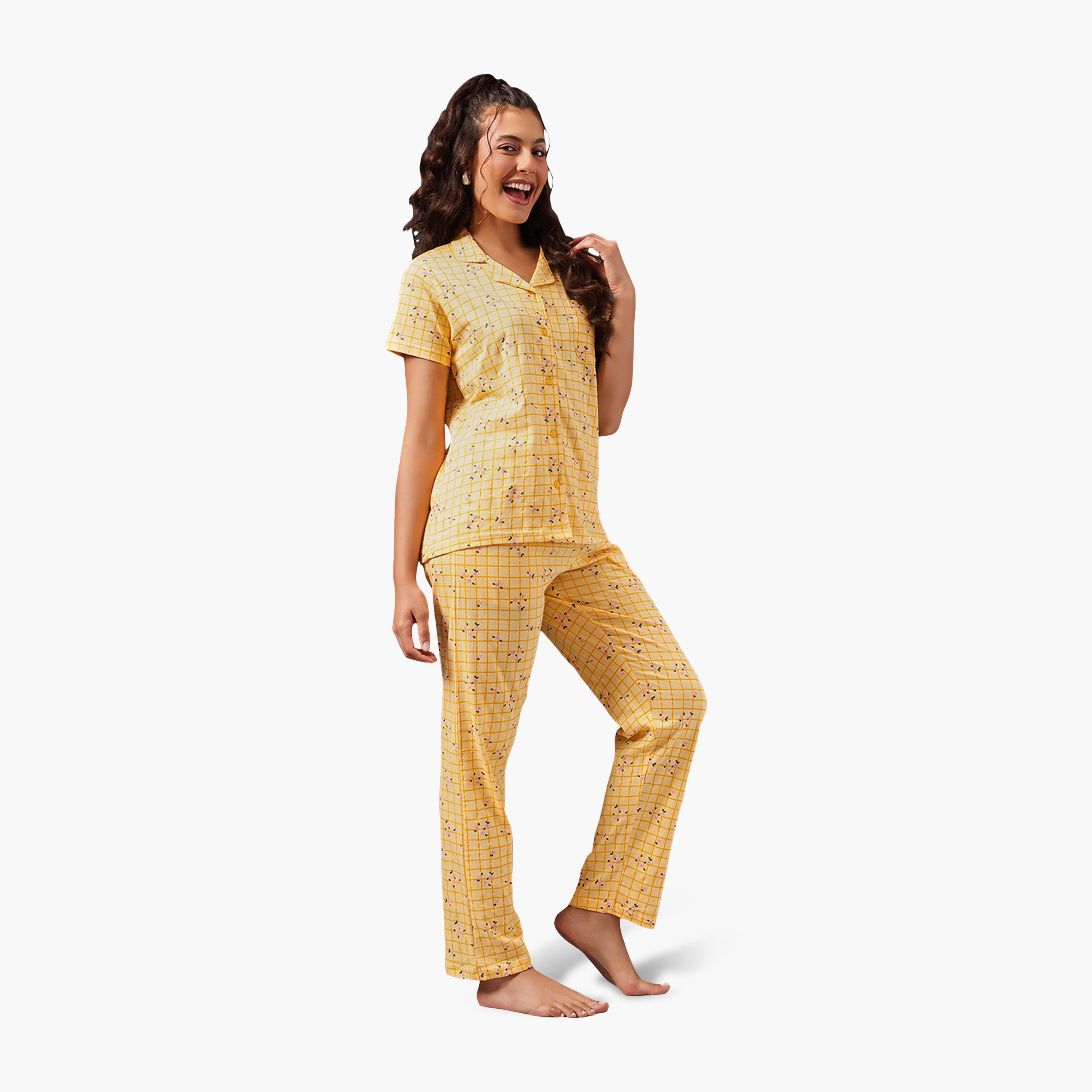 طقم قميص وبنطلون بيجامة نسائي مطبوع وأزرار بلون أصفر فاتح من كلوفيا - قطن 100%-women-clothing-nightwear-pyjamas-longsets-image-2