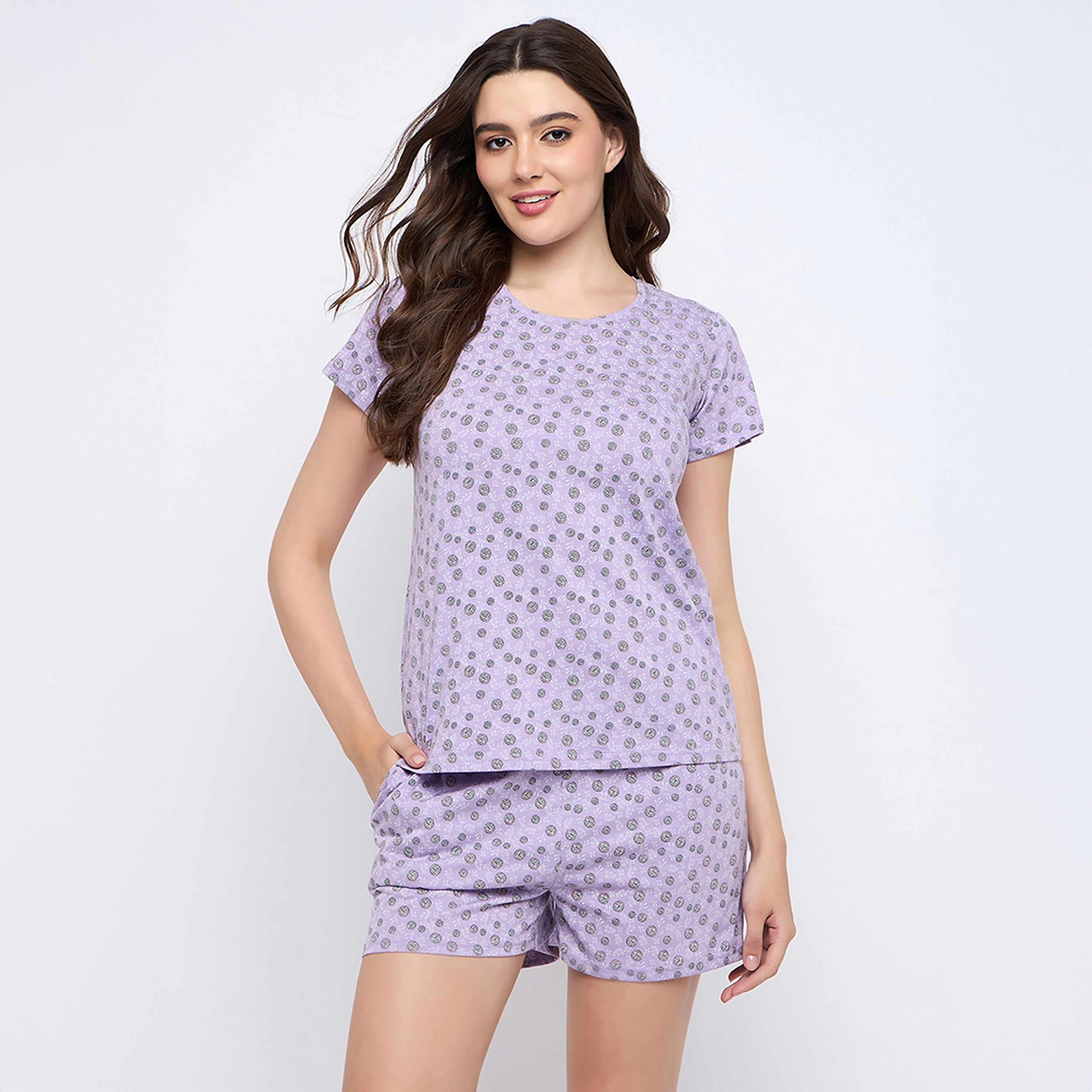 طقم بلوزة وشورت نسائي بطبعة بريتي فلورال باللون البنفسجي من كلوفيا - 100% قطن-women-clothing-nightwear-pyjamas-shortsets-image-1