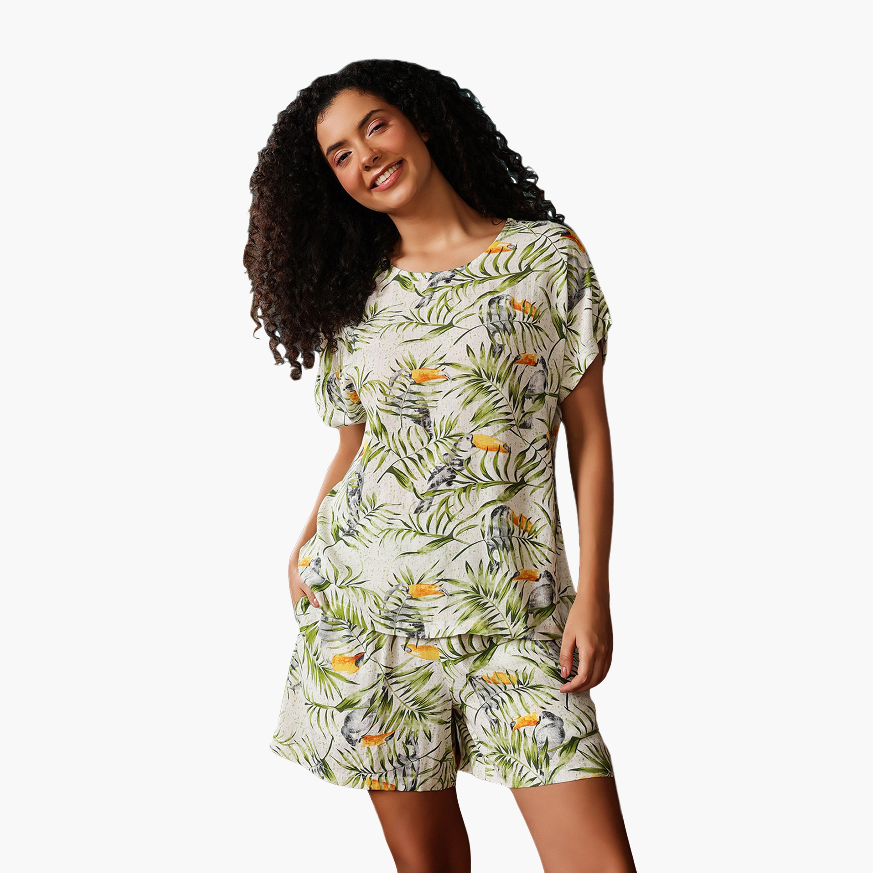 طقم توب وشورت نسائي مطبوع بلون أخضر فاتح من كلوفيا - رايون-women-clothing-nightwear-pyjamas-shortsets-image-7