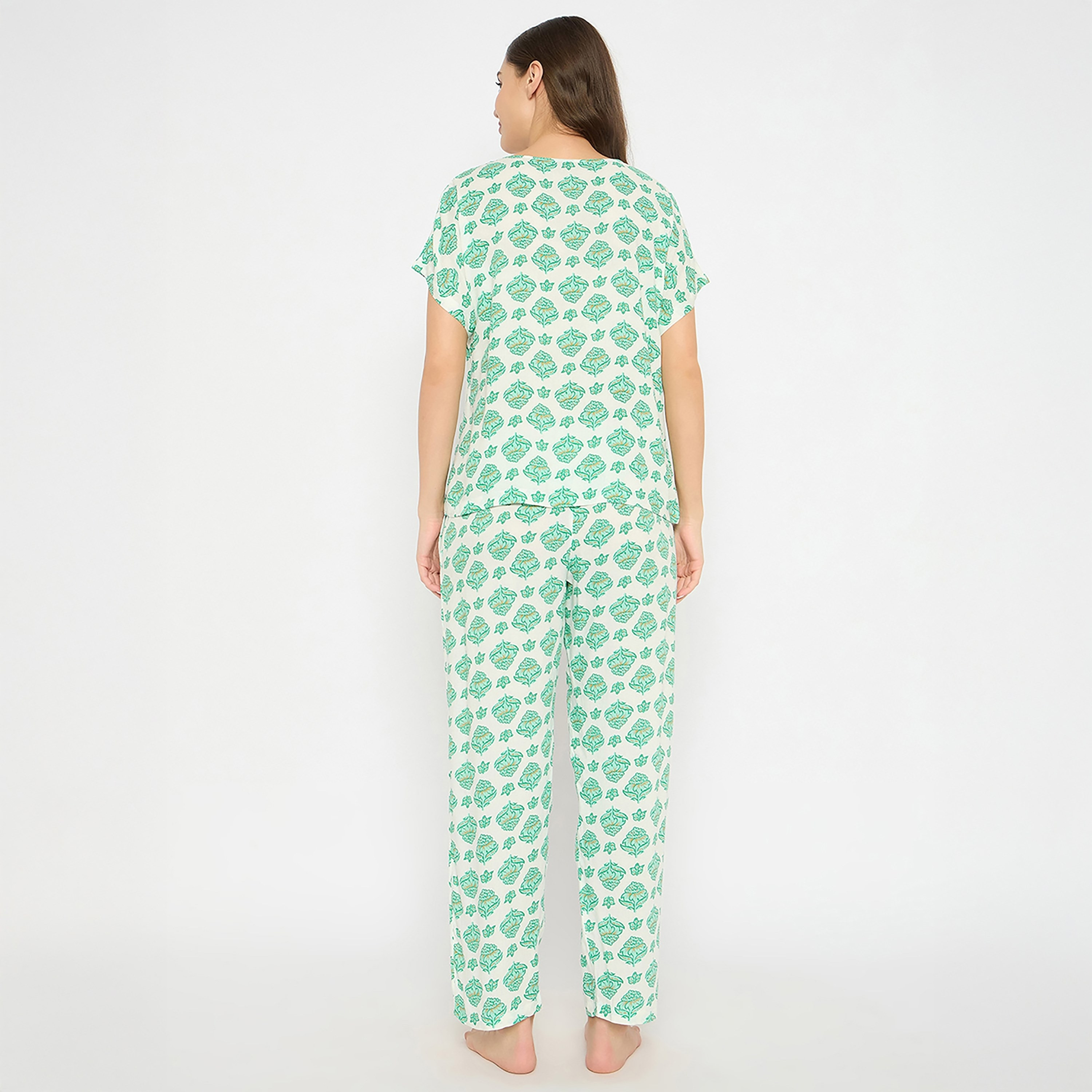 طقم بيجامة وقميص نسائي بطبعة زهور باللون الأبيض من كلوفيا - رايون-women-clothing-nightwear-pyjamas-longsets-image-4