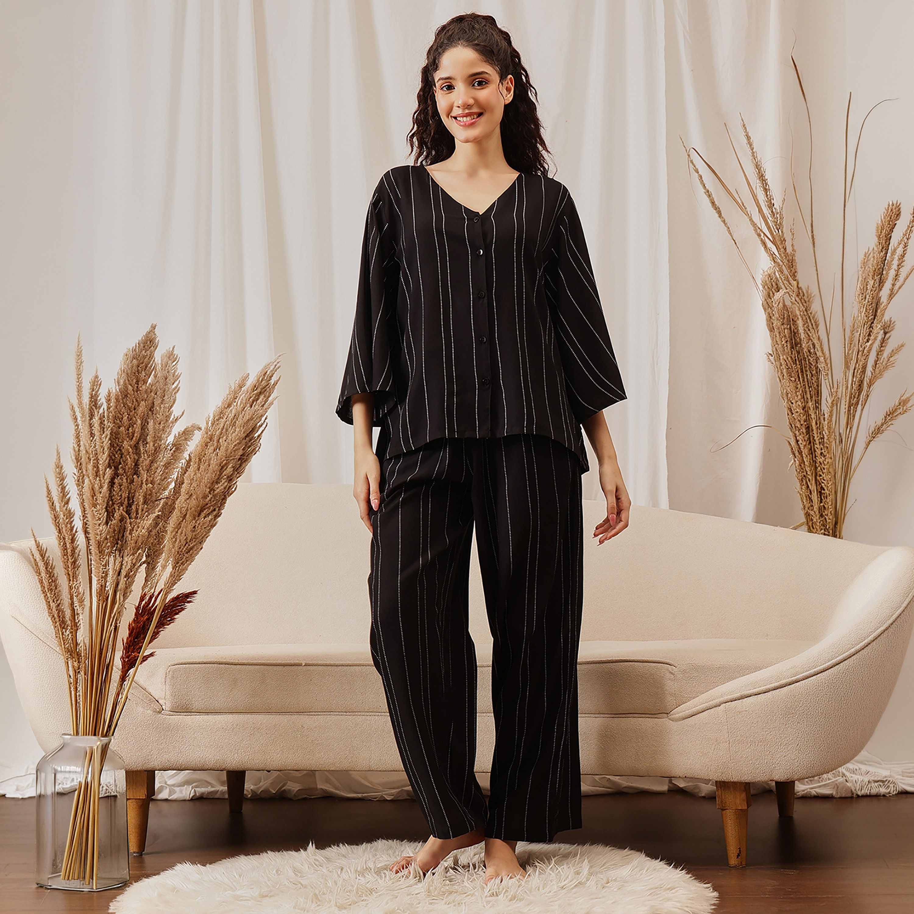 طقم توب وبنطلون بيجامة نسائي "ساسي سترايبس" بأزرار ولون أسود من كلوفيا - رايون-women-clothing-nightwear-pyjamas-longsets-image-1