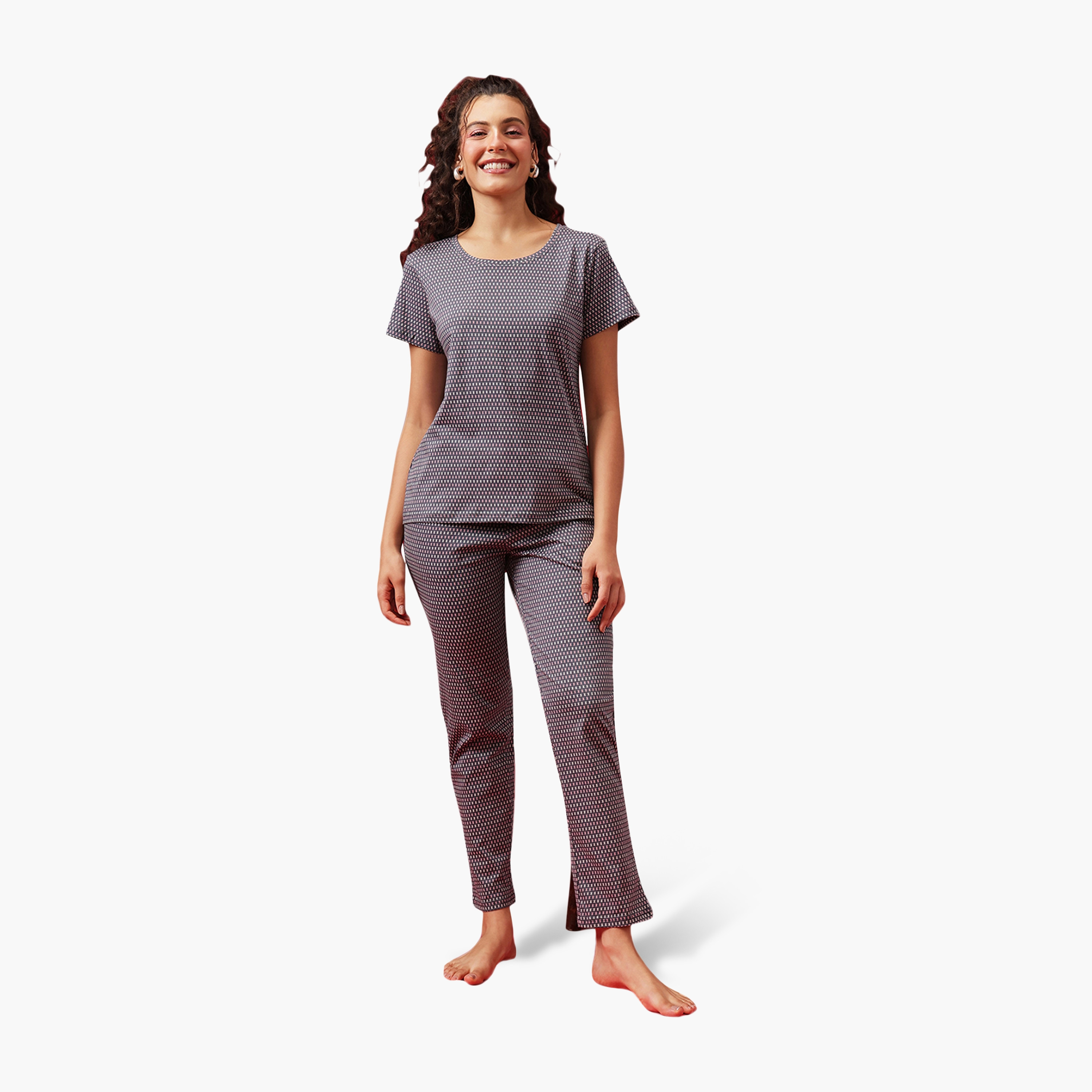 طقم تيشيرت وبنطلون بيجامة نسائي بطبعة هندسية ولون رمادي داكن من كلوفيا - قطن 100%-women-clothing-nightwear-pyjamas-longsets-image-1