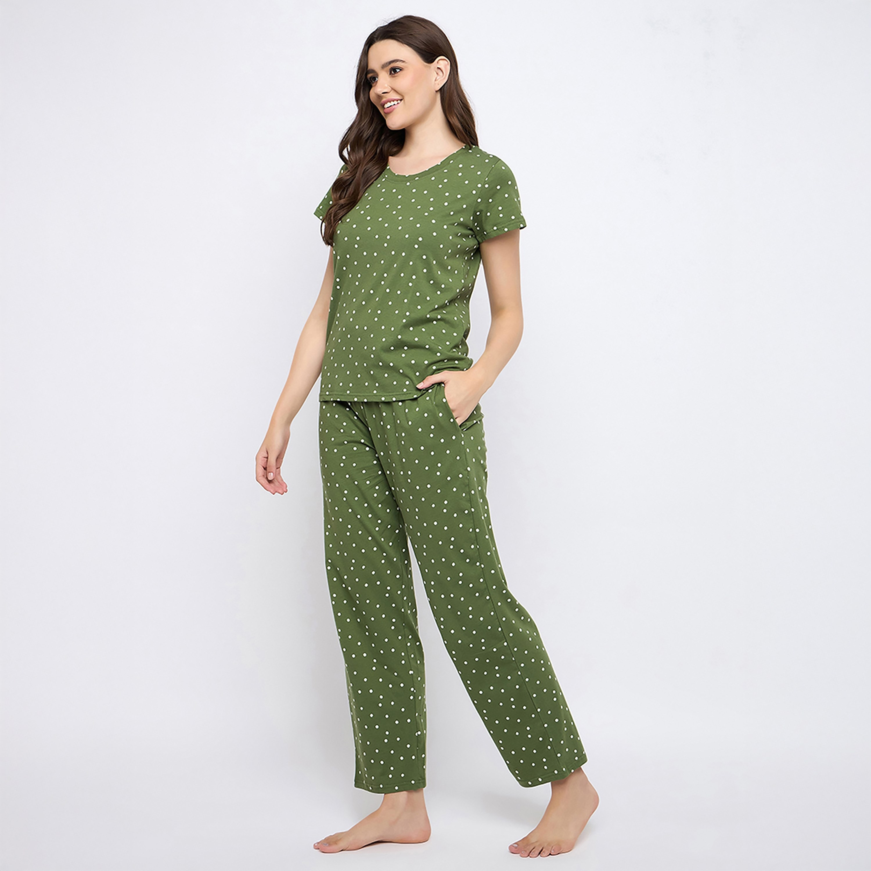 طقم بيجامة وقميص نسائي بطبعة بولكا باللون الأخضر الفاتح من كلوفيا - 100% قطن-women-clothing-nightwear-pyjamas-longsets-image-3