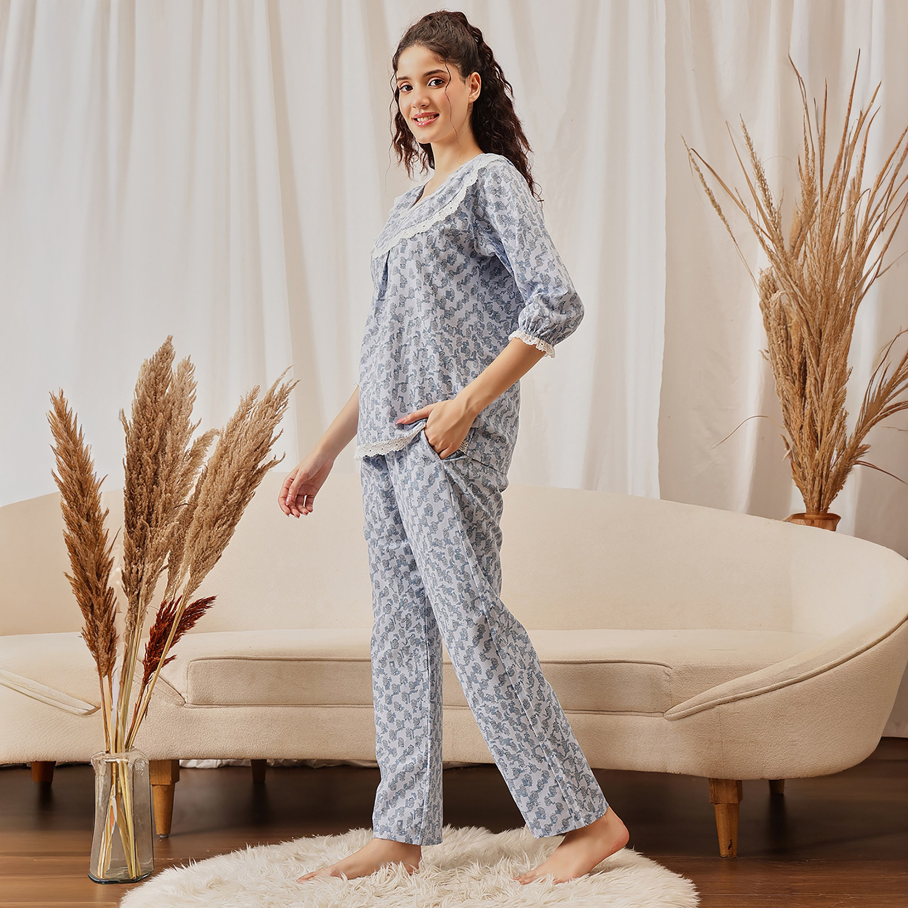 طقم توب وبنطلون بيجامة نسائي "برينت مي بريتي" بلون أزرق سماوي من كلوفيا - قطن 100%-women-clothing-nightwear-pyjamas-longsets-image-3