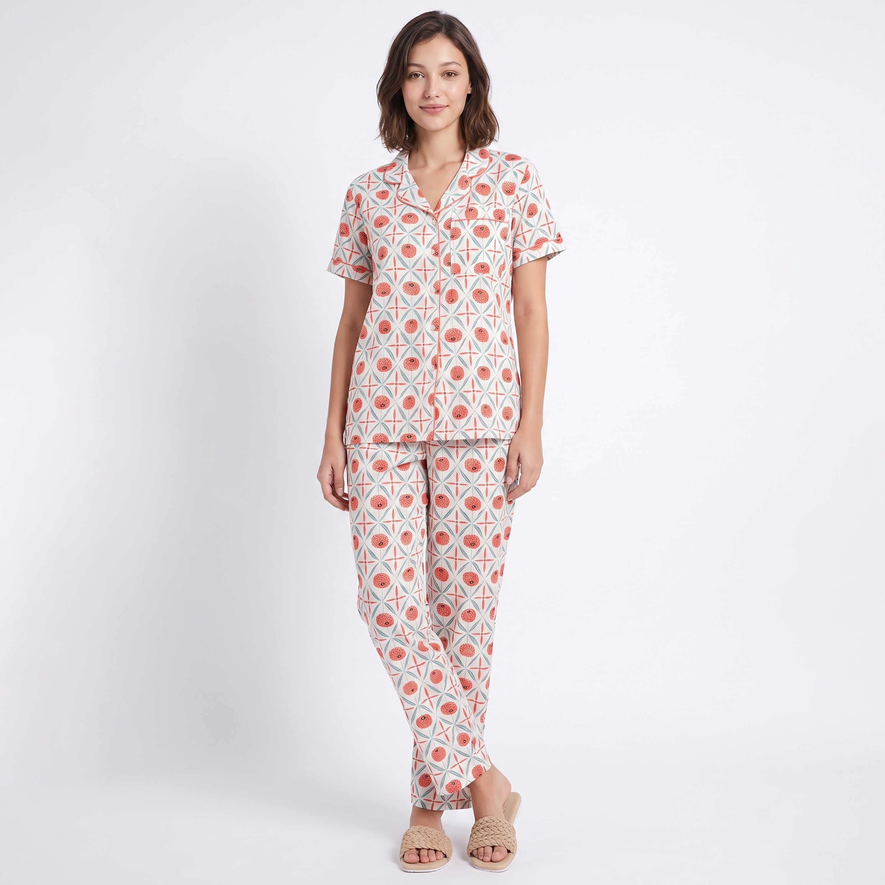 طقم بيجامة وقميص مطبوع بأزرار من الريون باللون الأبيض للنساء من كلوفيا-women-clothing-nightwear-pyjamas-longsets-image-1