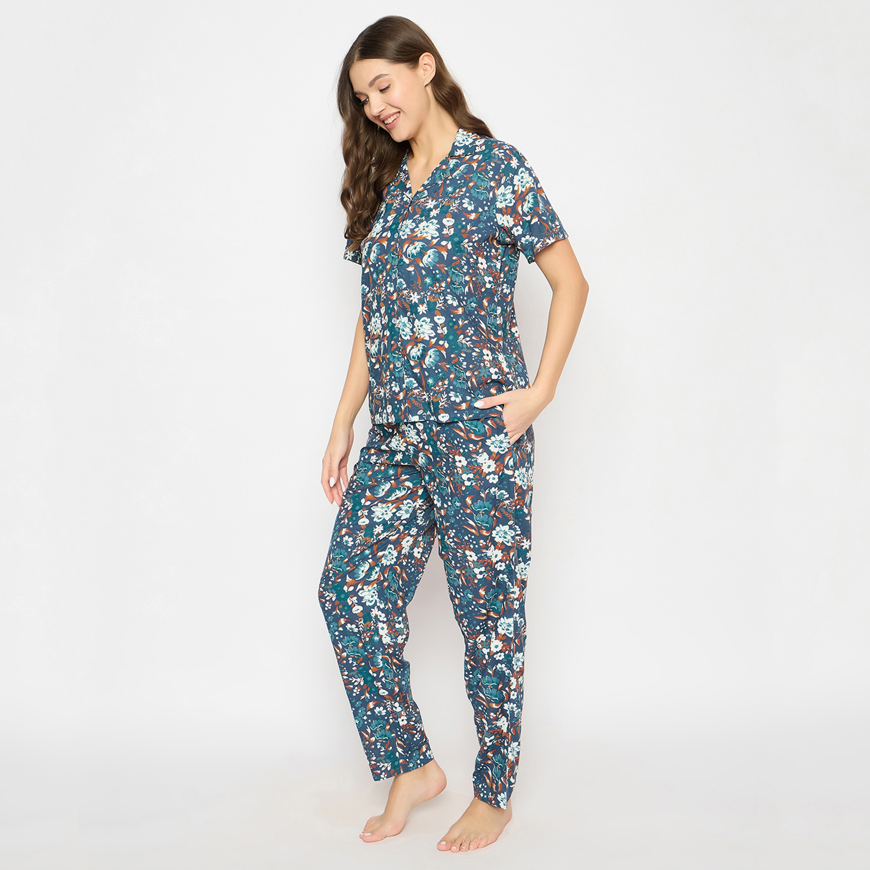 بدلة نوم نسائية بطبعة الزهور وأزرار بلون أزرق داكن من كلوفيا - رايون-women-clothing-nightwear-pyjamas-longsets-image-3