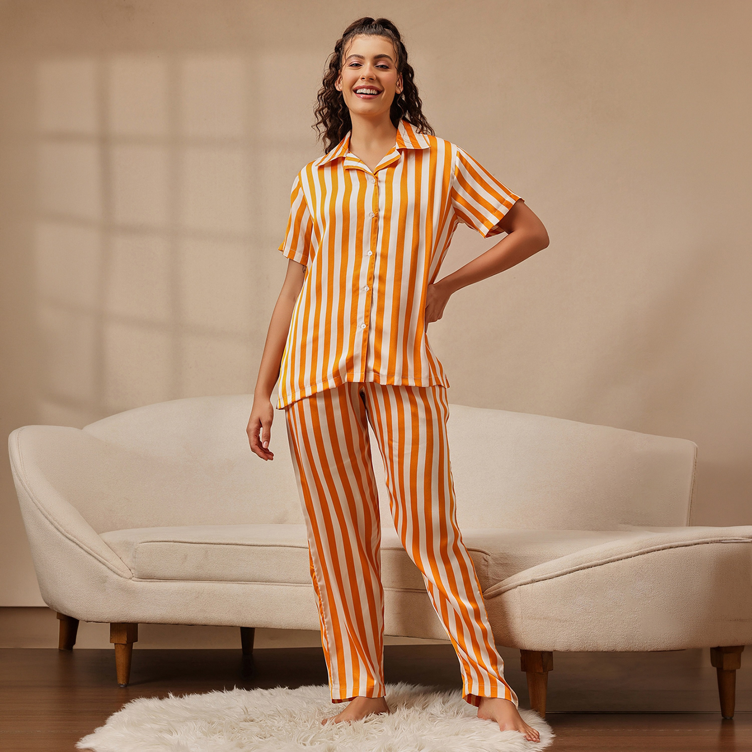 طقم بيجامة وقميص كوري مخطط بأزرار من الساتان باللون البرتقالي للنساء من كلوفيا-women-clothing-nightwear-pyjamas-longsets-image-1