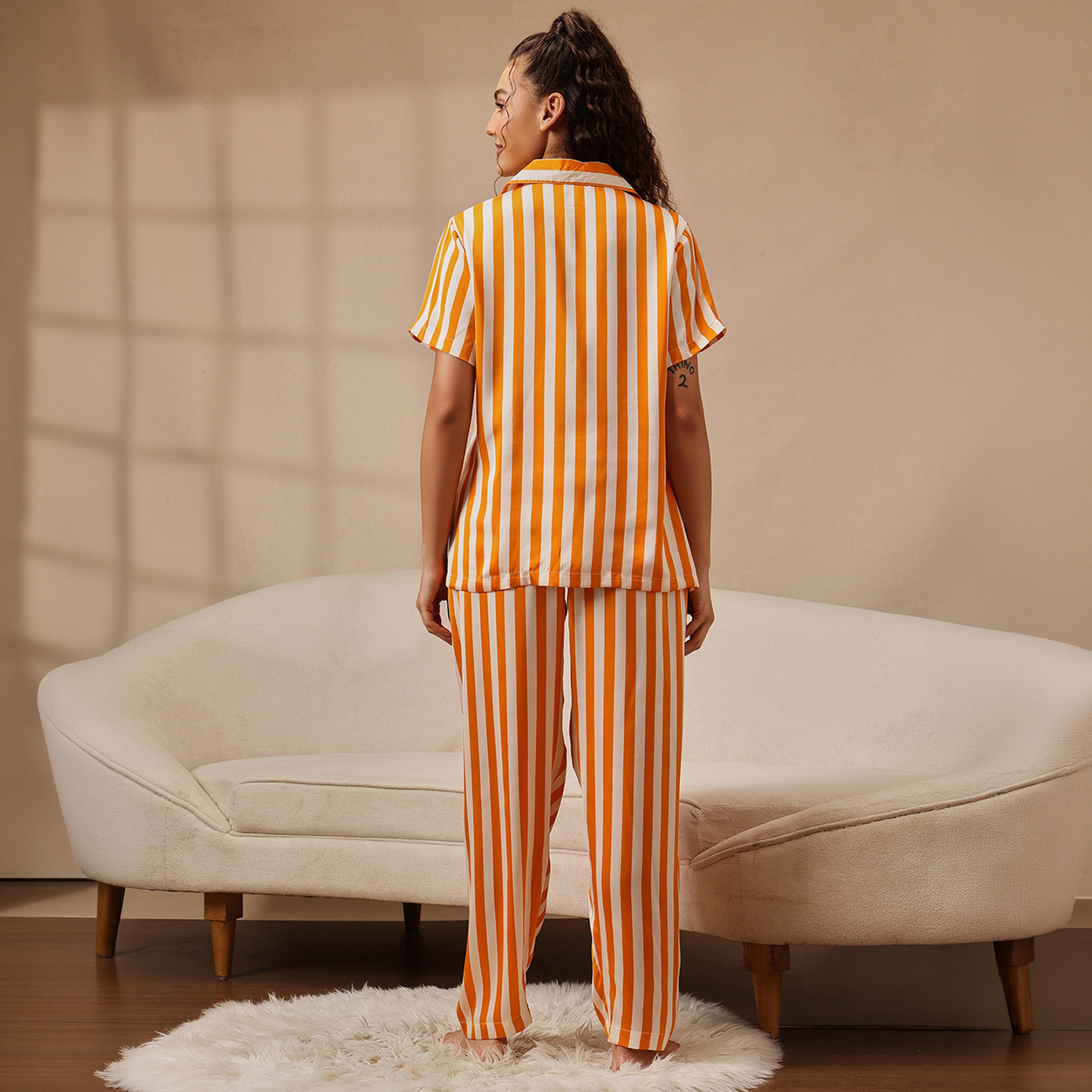 طقم بيجامة وقميص كوري مخطط بأزرار من الساتان باللون البرتقالي للنساء من كلوفيا-women-clothing-nightwear-pyjamas-longsets-image-4